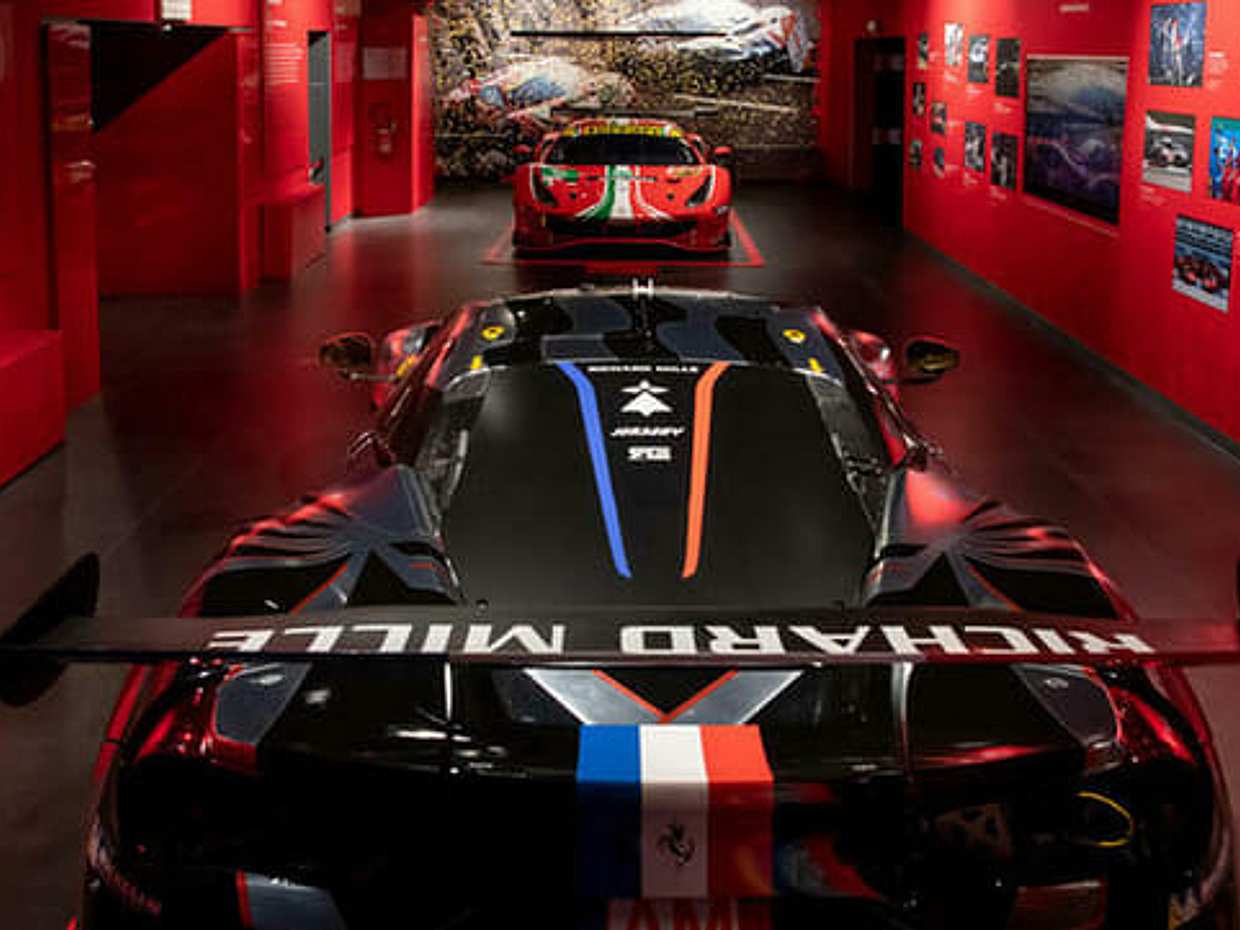 Maranello: Panoramic Shuttle Tour Inside Fiorano track + entrance ticket to Ferrari Museum , photo 2