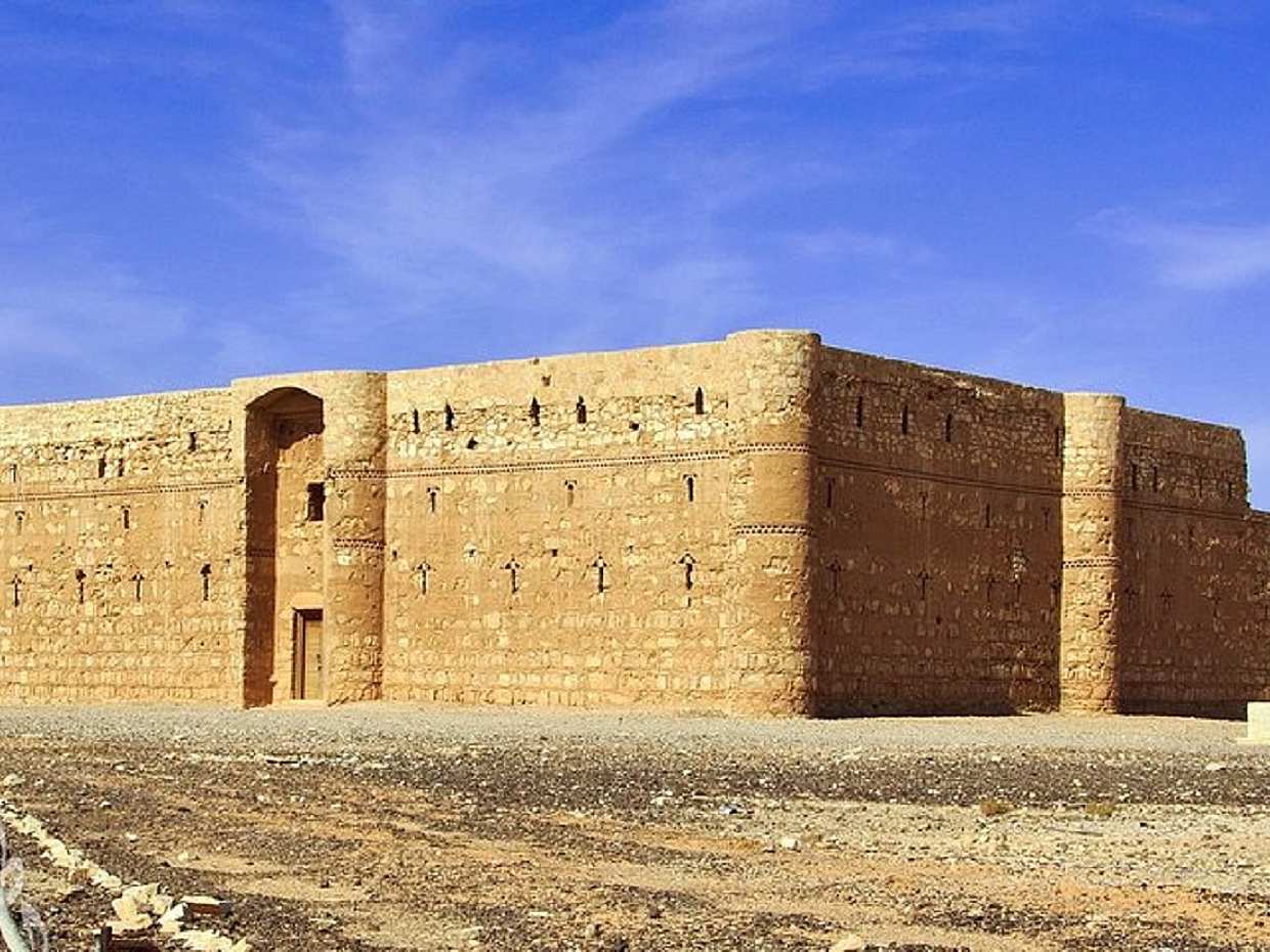 رحلة الأردن الثقافية المطلقة: عمان، القصور الصحراوية، طبقة فحل، أم قيس، جرش، البحر الميت، مادبا، جبل نيبو، الكرك، البتراء ووادي رم - فندق 3 نجوم (05 ليالٍ في عمان، ليلة واحدة في البتراء، ليلة واحدة في وادي رم).
, photo 3