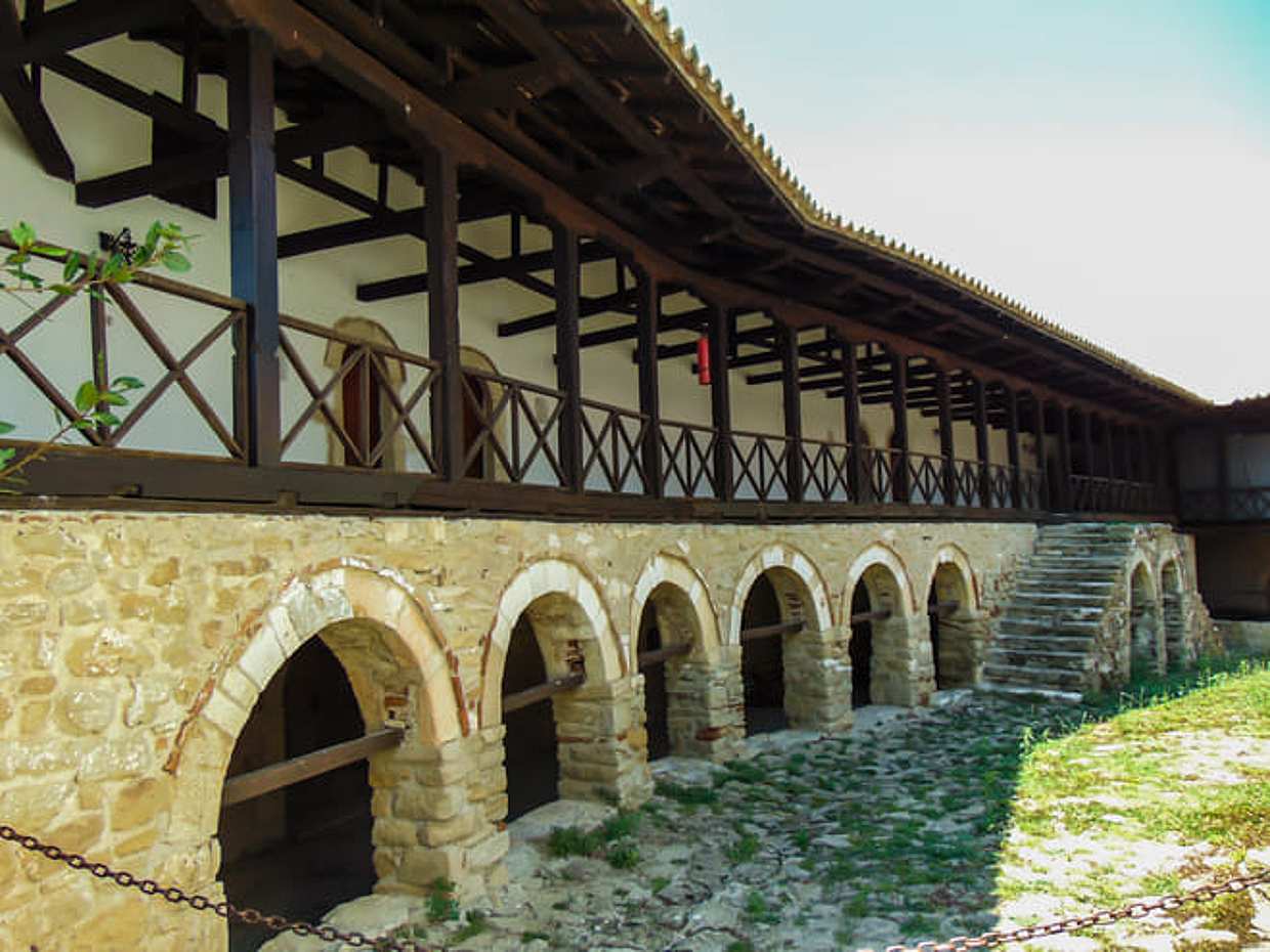 Apollonia e Ardenica from Tirane Small Group, Albania, photo 3