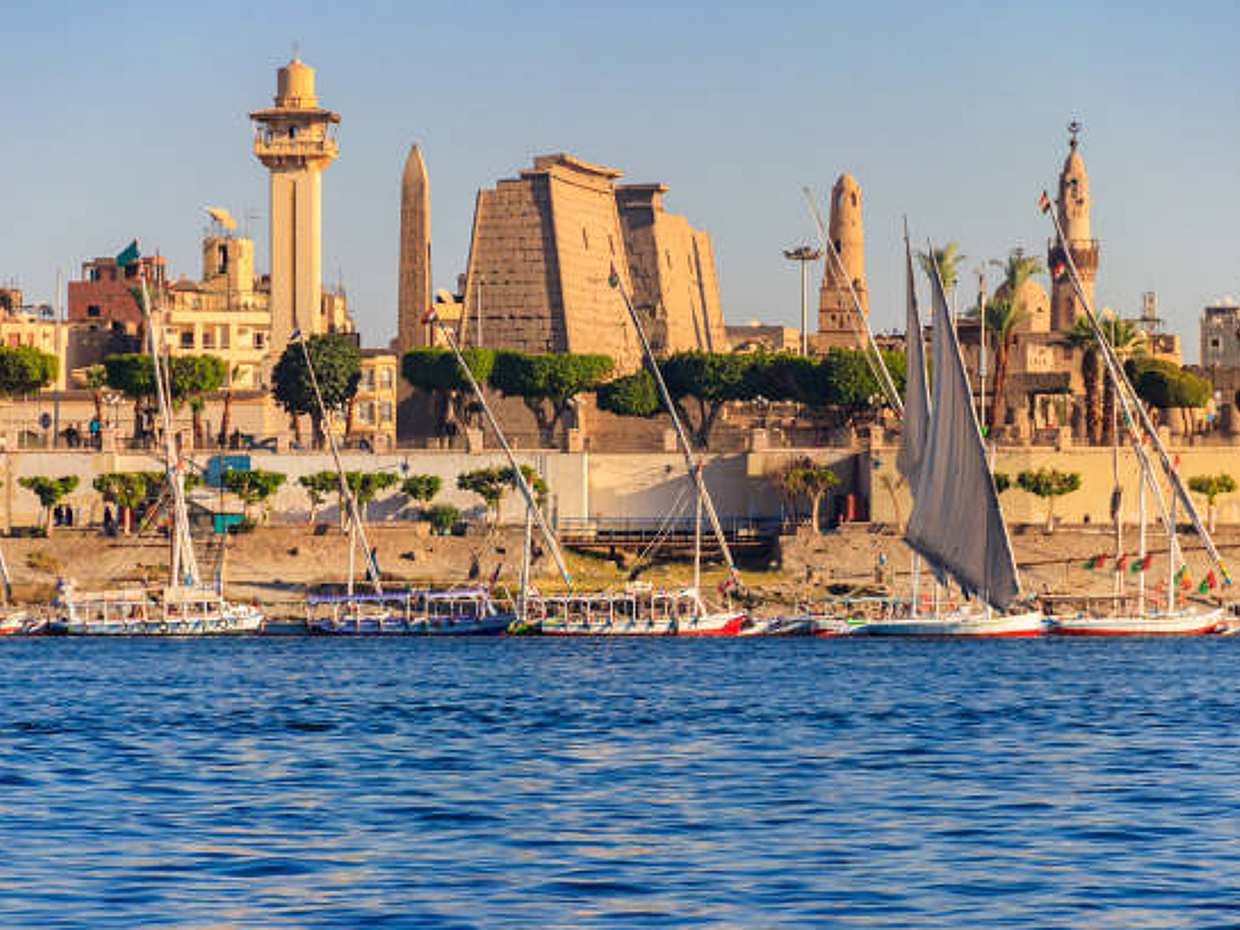 Crucero por el Nilo de 4 días desde Asuán a Luxor con Abu Simbel y paseo opcional en globo aerostático en Egipto., photo 5
