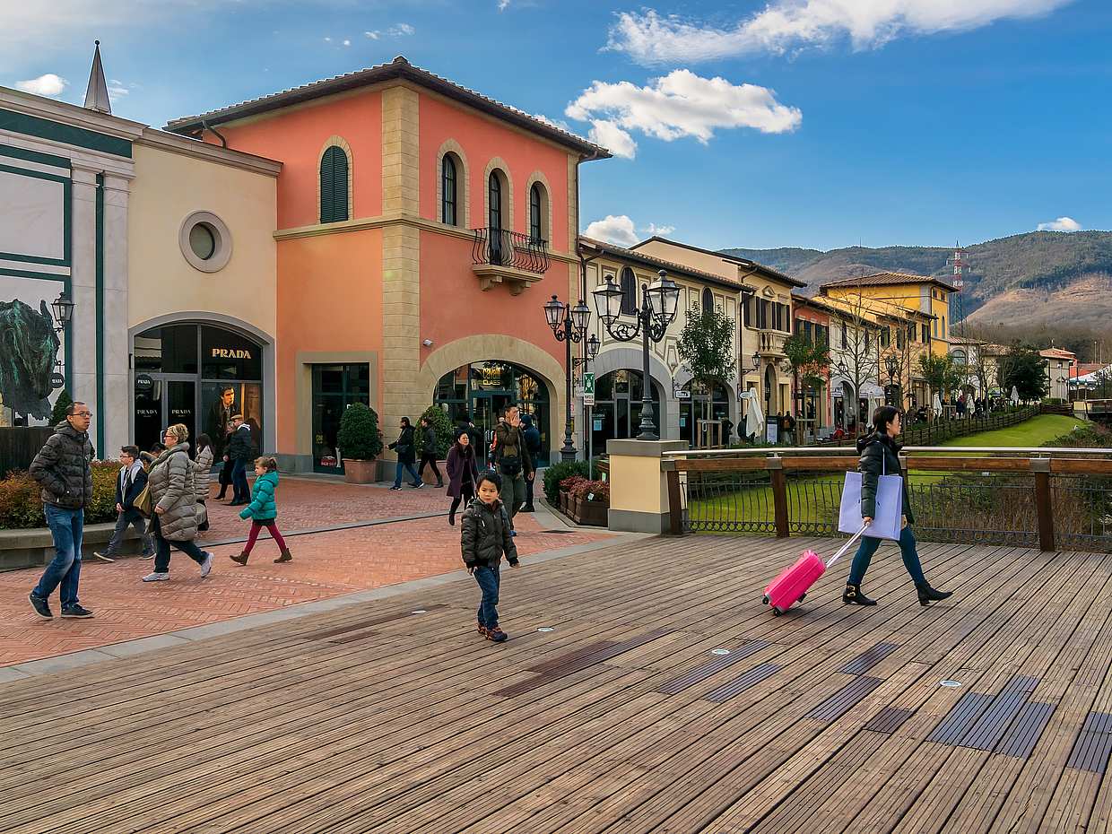 Golden Shopping Pass to McArthurGlen Designer Outlet in Salzburg in Austria, photo 2