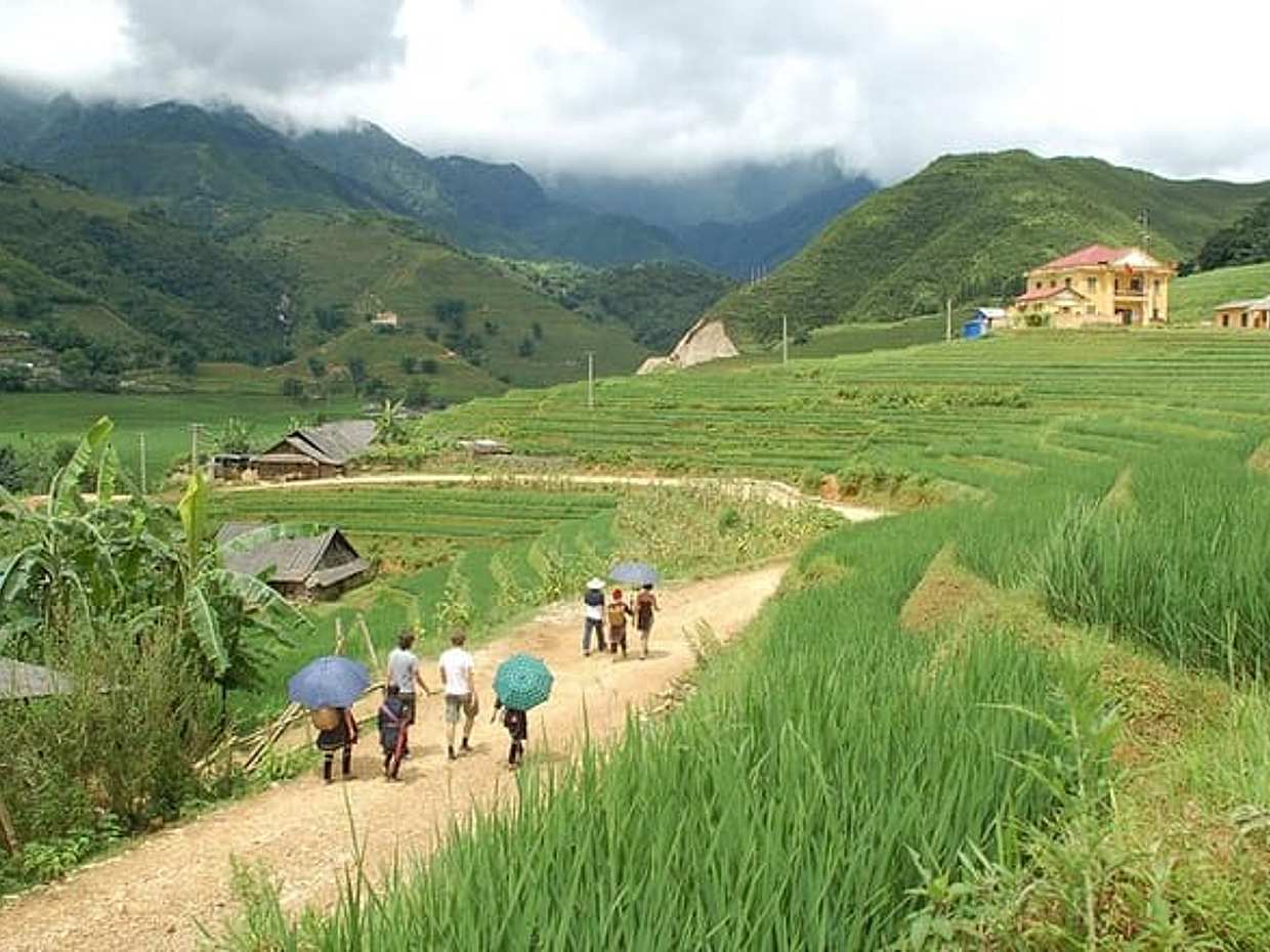 2-Day 1-Night Sapa Trekking Tour | Bungalow Homestay