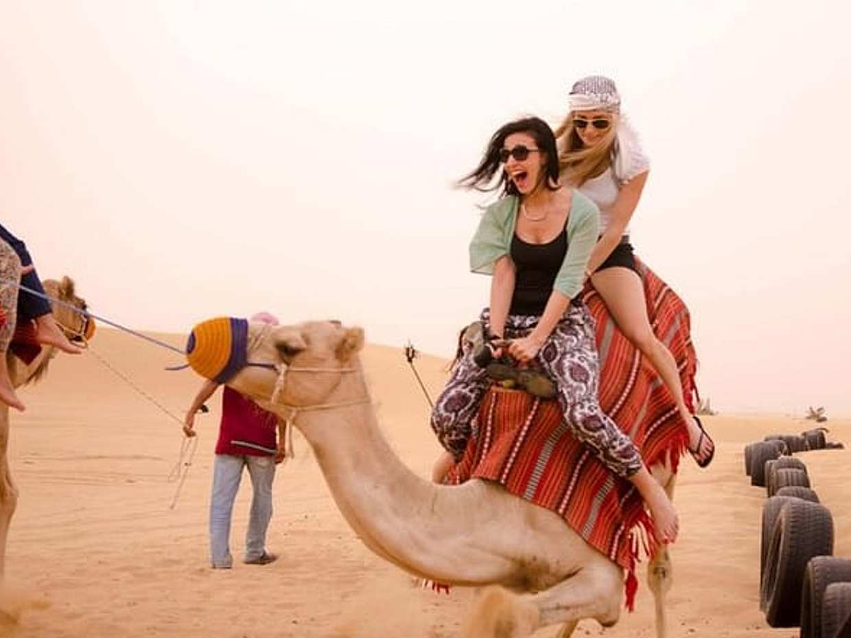 Rode Duin Woestijnsafari met ATV Quad Bike, Live Show, Kameelrijden & Diner in de Verenigde Arabische Emiraten, Dubai, photo 5
