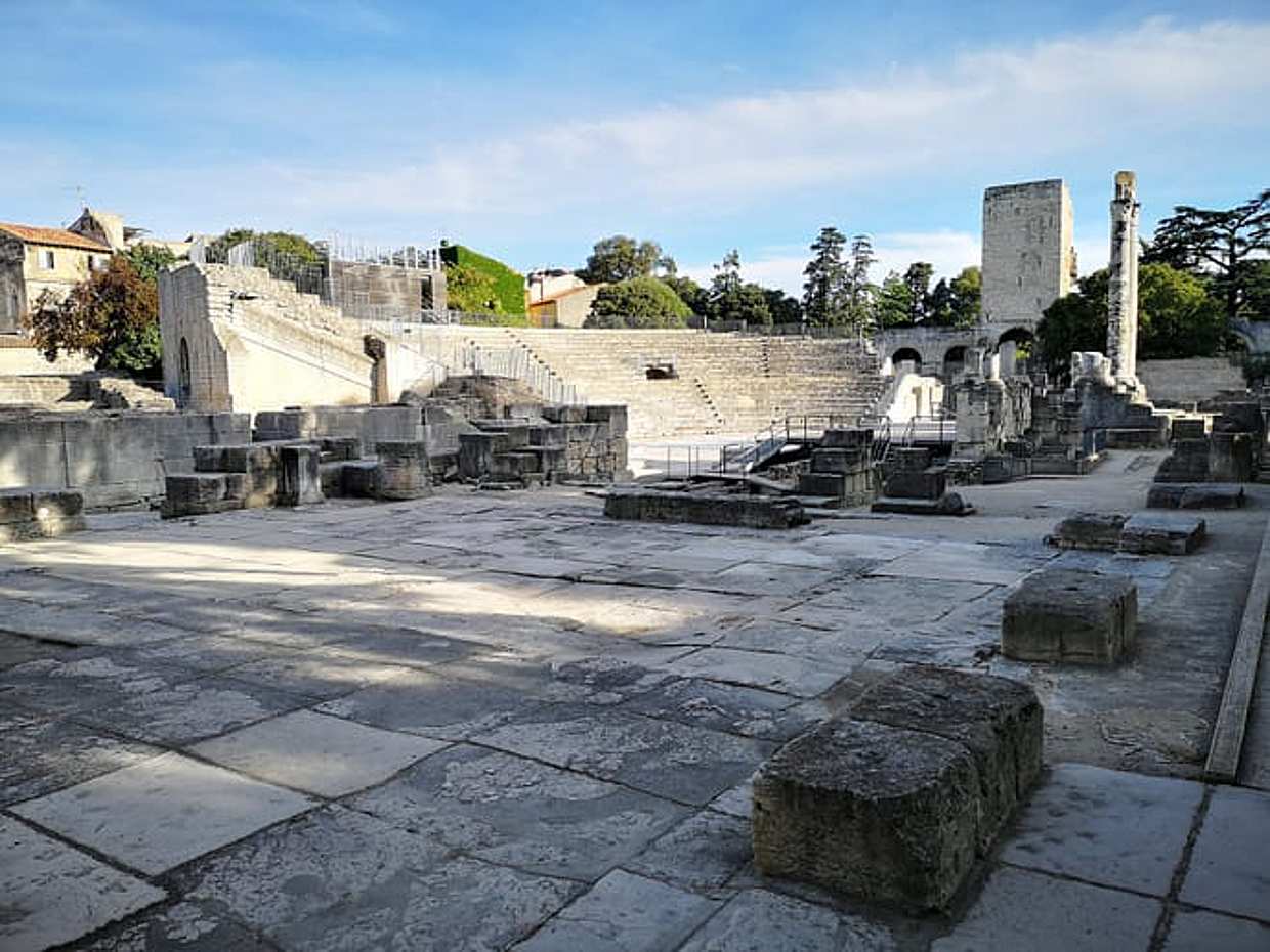 Private Full Day Trip to Arles - Les Baux de Provence and Saint Remy de Provence from Aix en Provence, photo 3