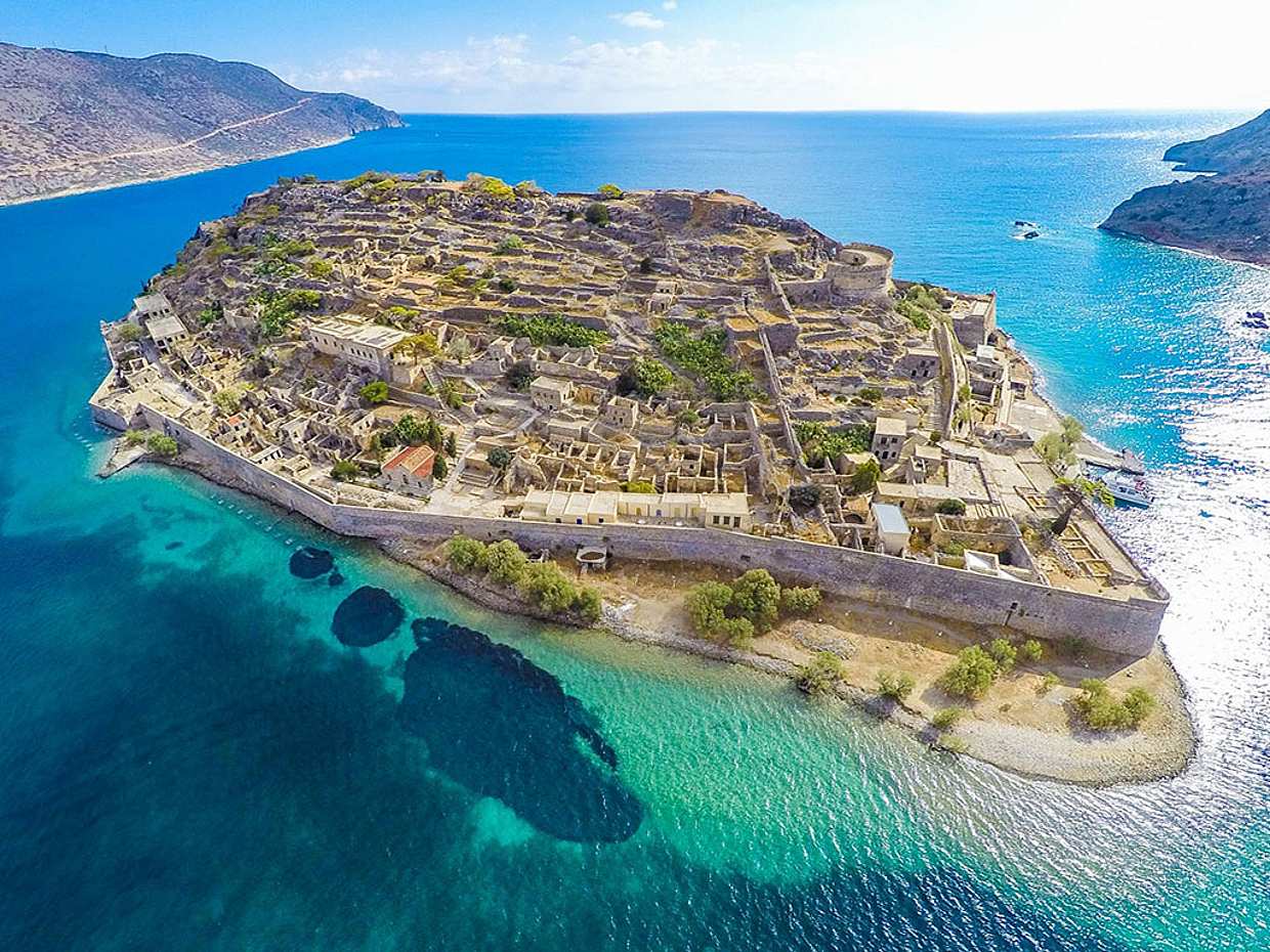 Spinalonga, Piratengrotten en Verborgen Stranden Tour in Griekenland, Heraklion.
, photo 5