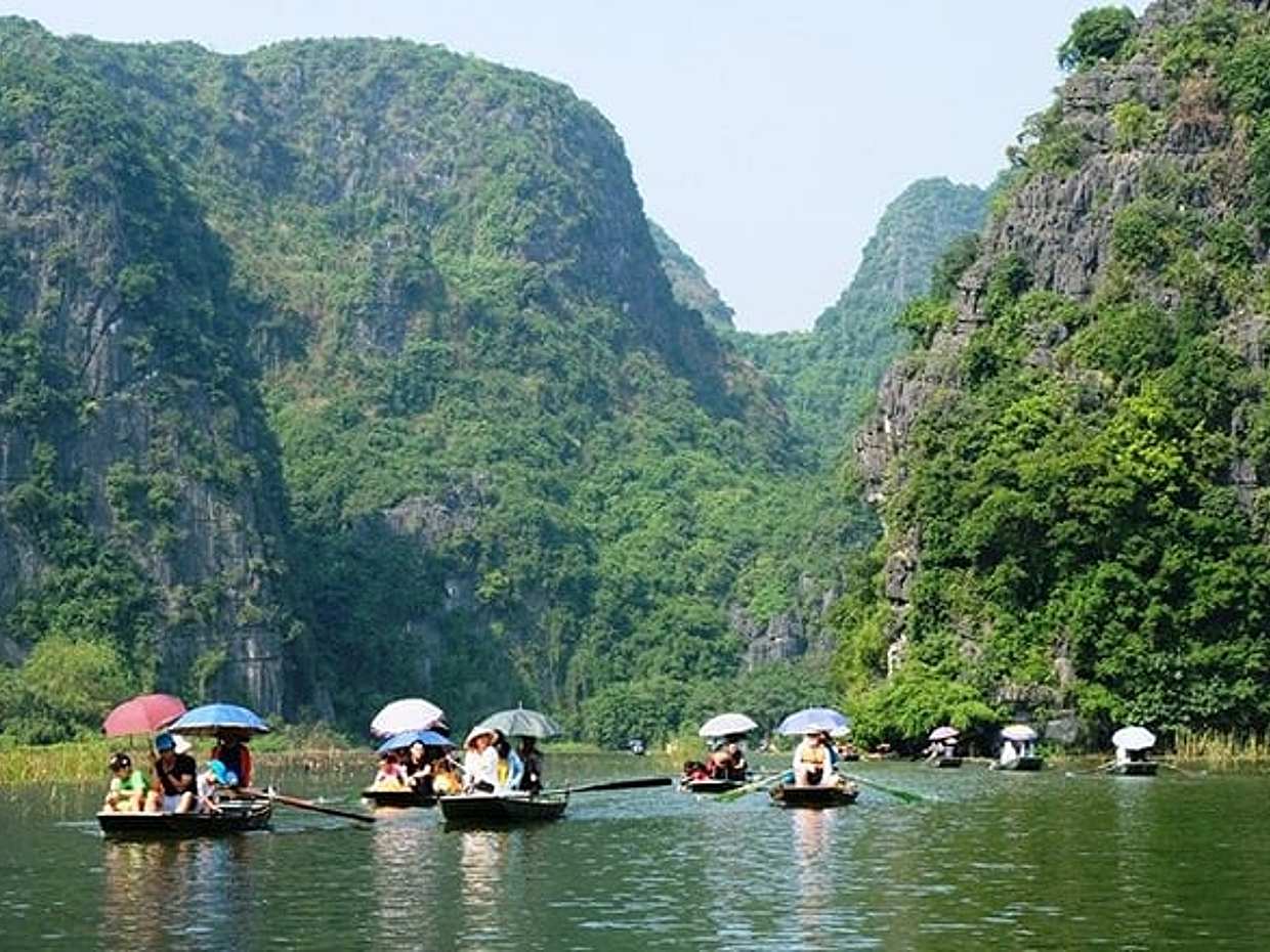 Hoa Lu Tam Coc Full Day Trip by Limousine Transfer Deluxe Group, photo 2