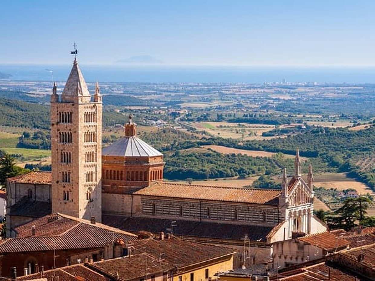 Private transfer from Florence to Massa with private driver in Italy, Tuscany