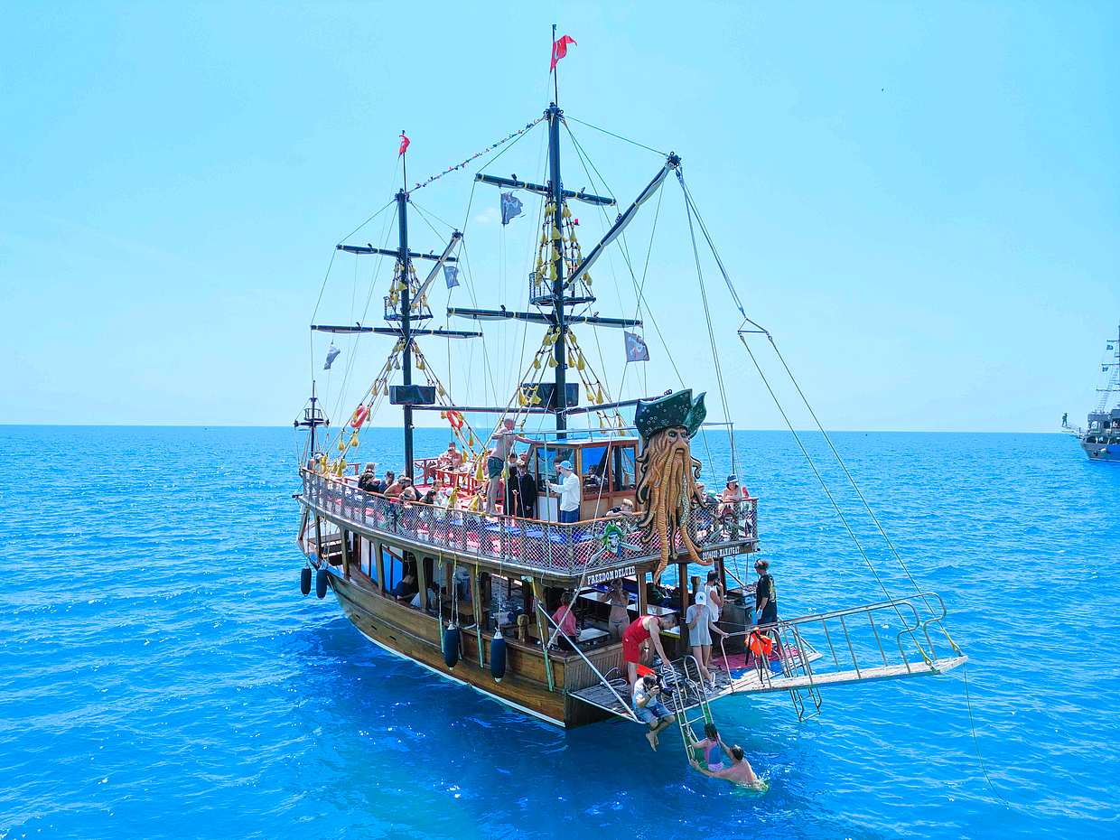 Antalya Relax Boat Tour. Waterfall and Beach Visit, Including Lunch and Non-Alcoholic Beverages in Turkey, Antalya District, photo 4
