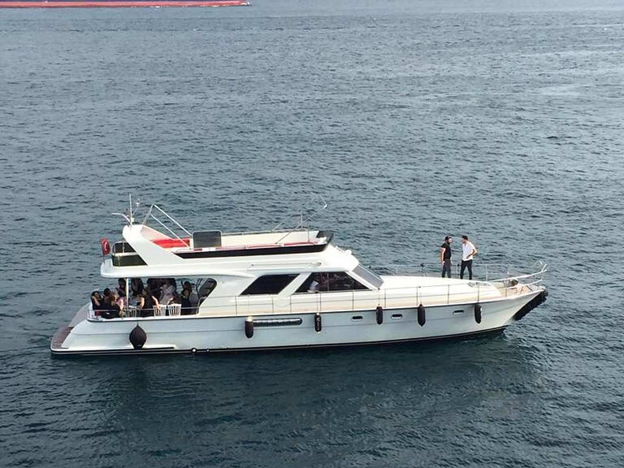 Exclusive Sunset Yacht Tour with Dinner in Turkey, Istanbul, photo 2
