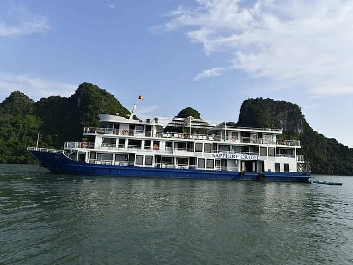 Halong Bay Luxury 3 Days Cruise (2 Nights on Boat - Balcony Cabin) , Vietnam, photo 2