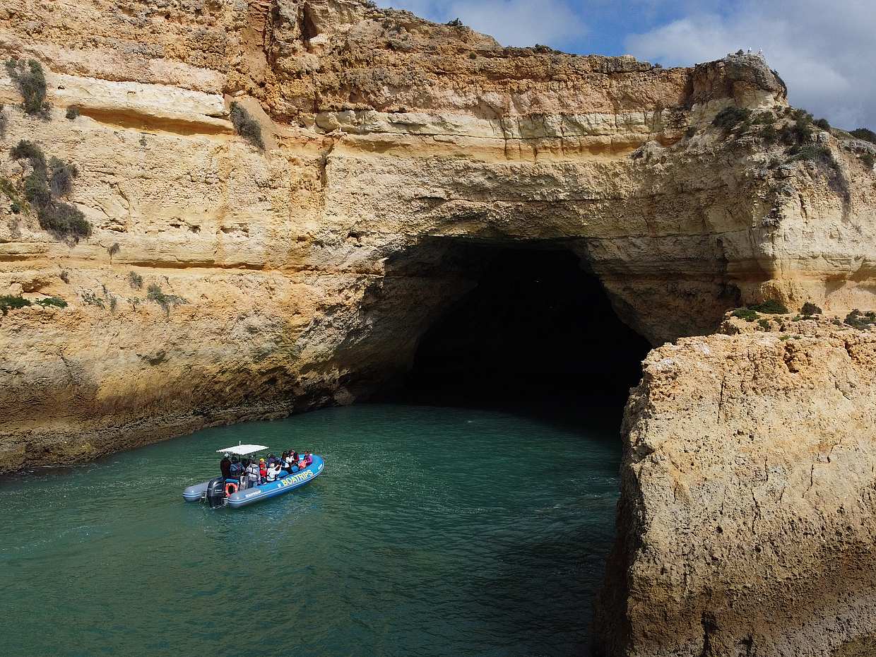 Lagos Benagil Sea Caves Speedboat Tour из Лагоса в Португалии, пещера Бенагил.
, photo 2