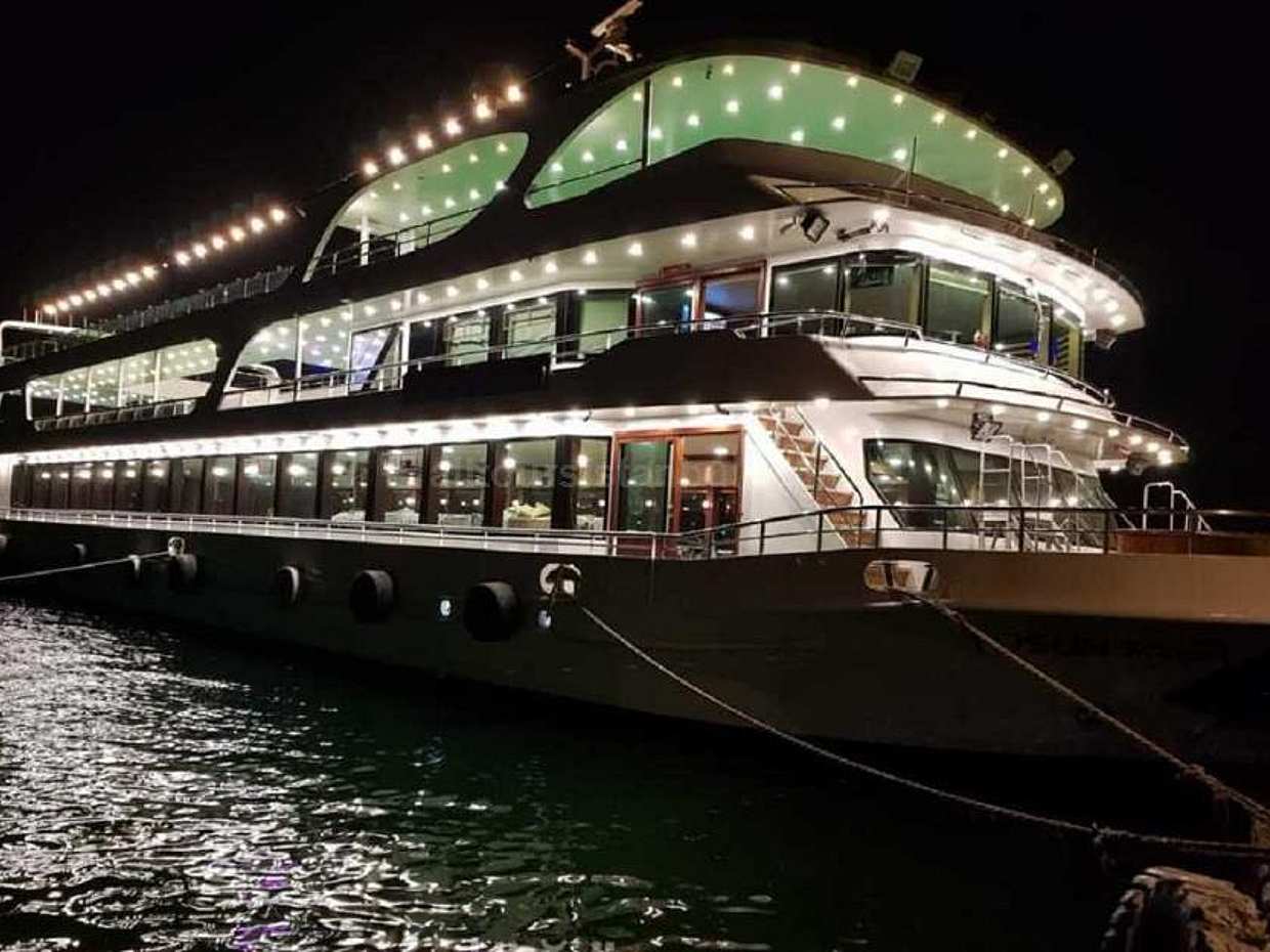 Fête de la croisière du Nouvel An à Istanbul 2023, Türkiye, photo 2
