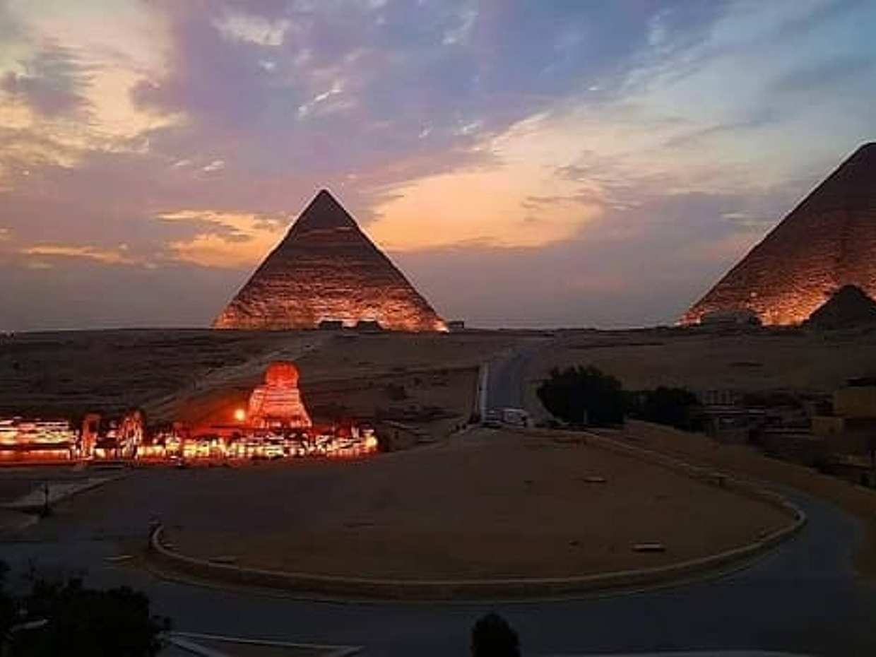 3-Hour Rooftop Dinner with Pyramid View and Show in Cairo, photo 3