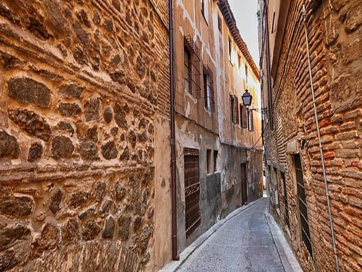 Toledo Scavenger Hunt & Highlights Self-Guided Walking Tour, Spain