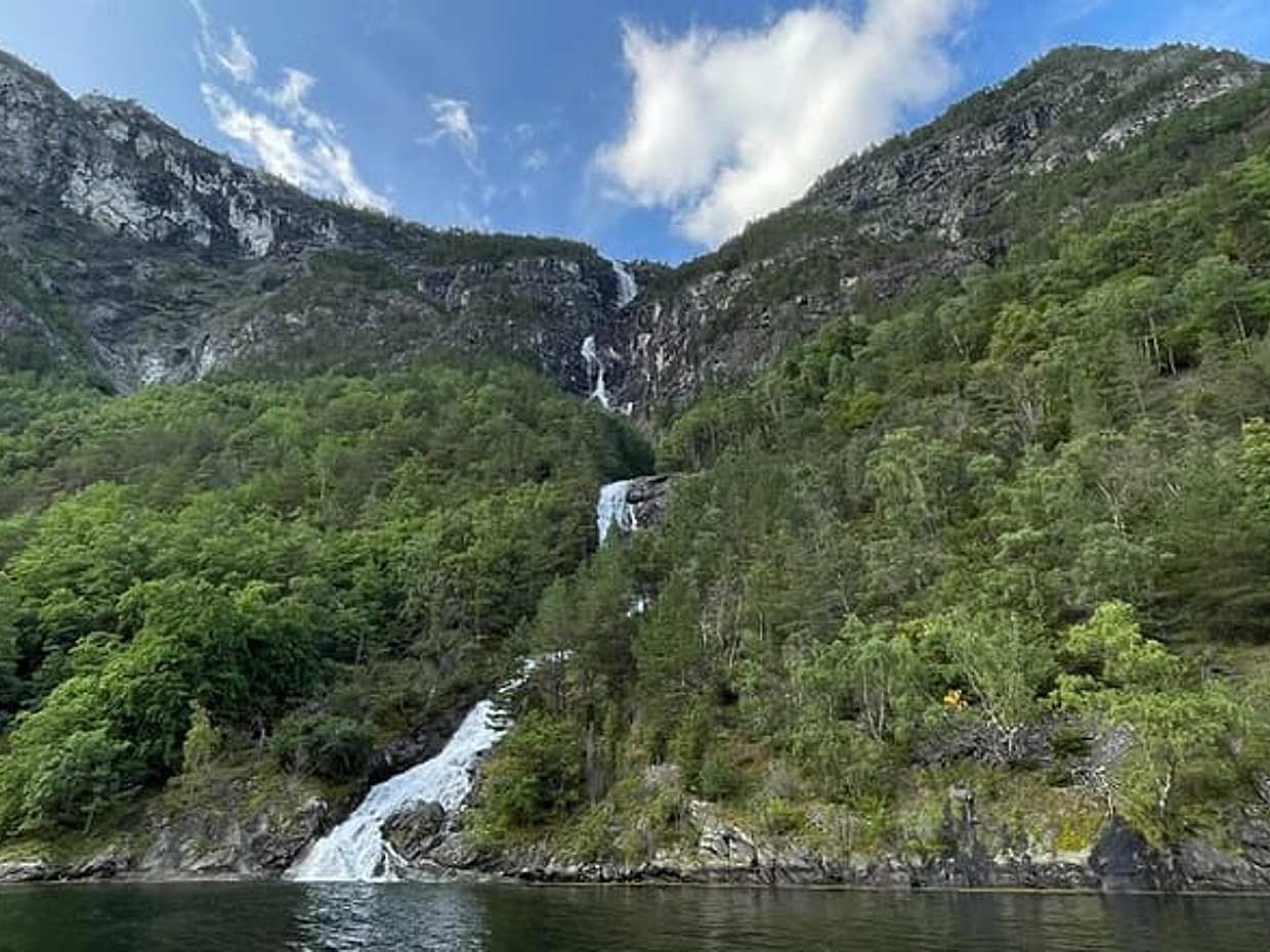Private yacht Cruise in Flåm and Gudvangen, Nærøyfjord, photo 4