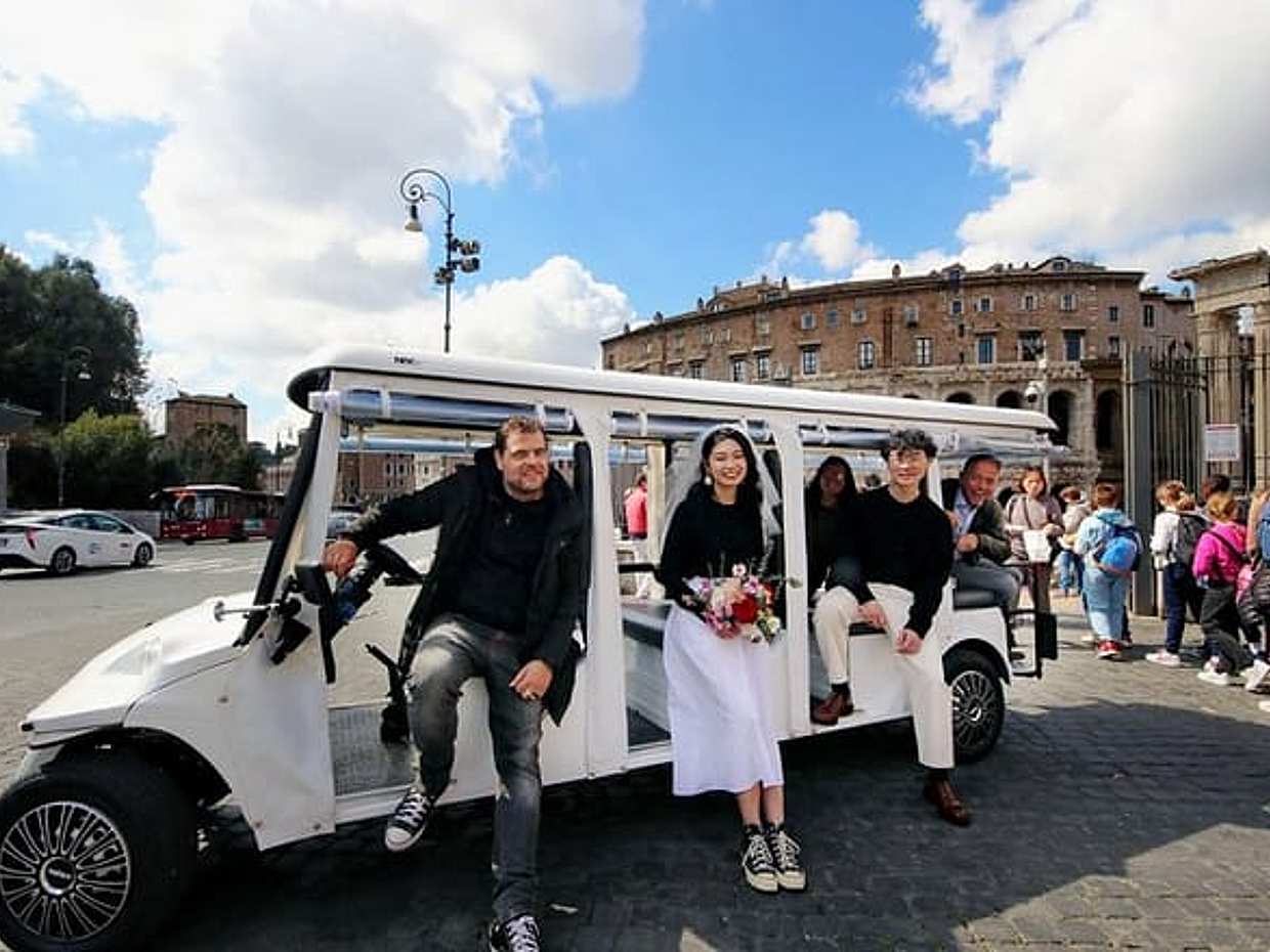 Tour of Rome in 7 Seater Golf Cart, photo 3