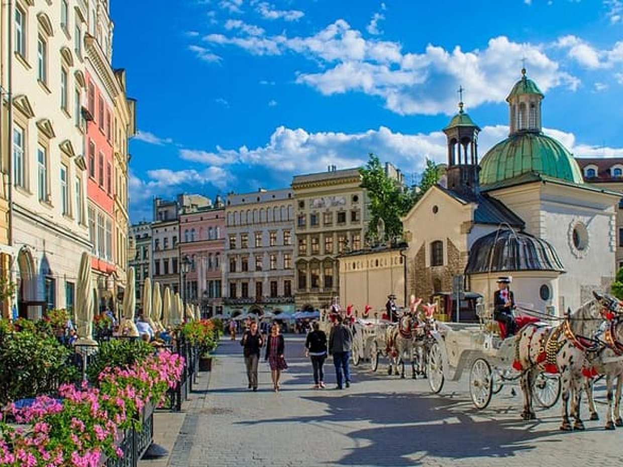 Private Transfer from Berlin to Krakow with 2 hours for sightseeing