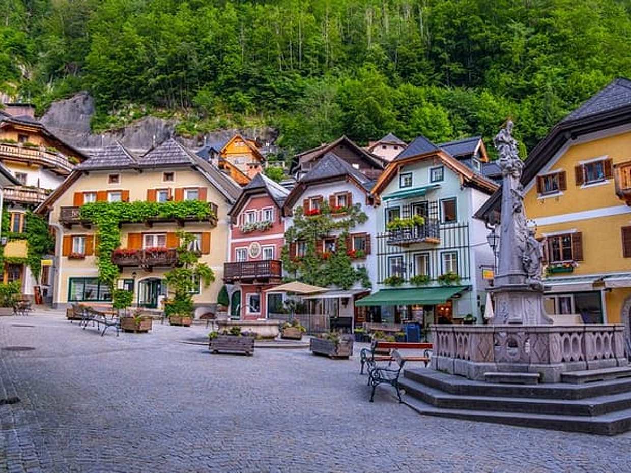 Private day trip from Salzburg to Mondsee, Hallstatt and back in Austria, photo 2