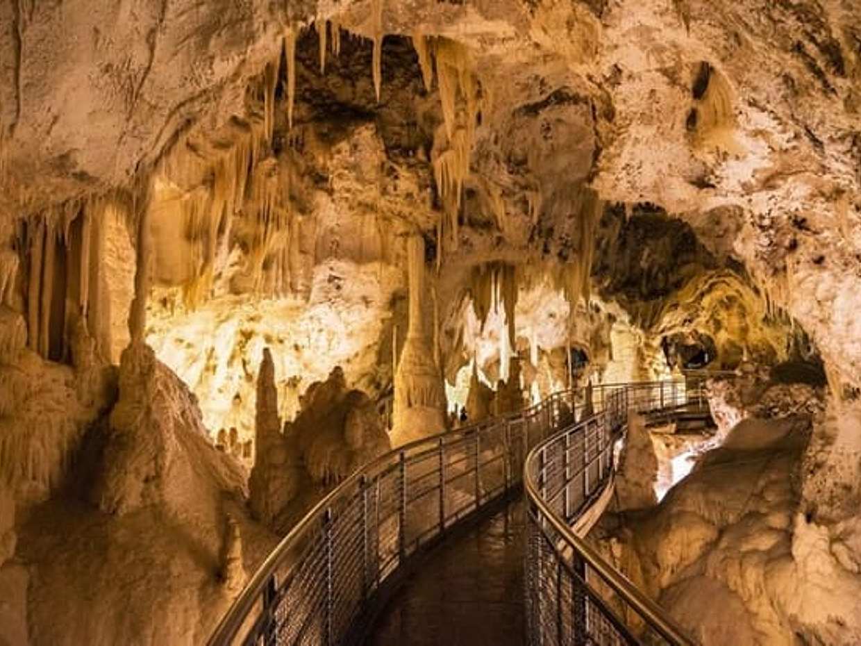 Grotte di Frasassi: afternoon escape into Italy’s hidden wonder, photo 3