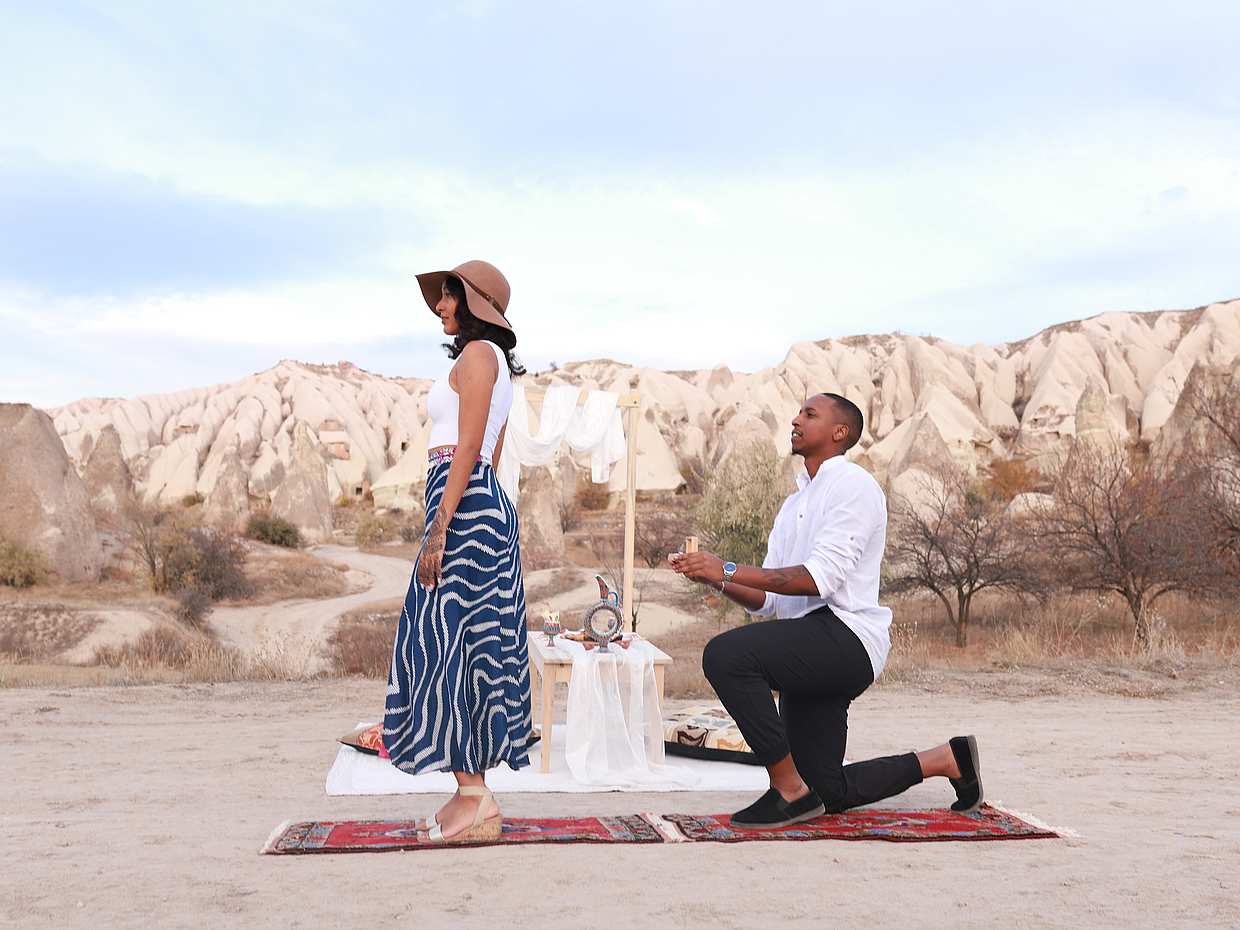 Surprise Proposal Photoshoot in Cappadocia in Göreme, Türkiye