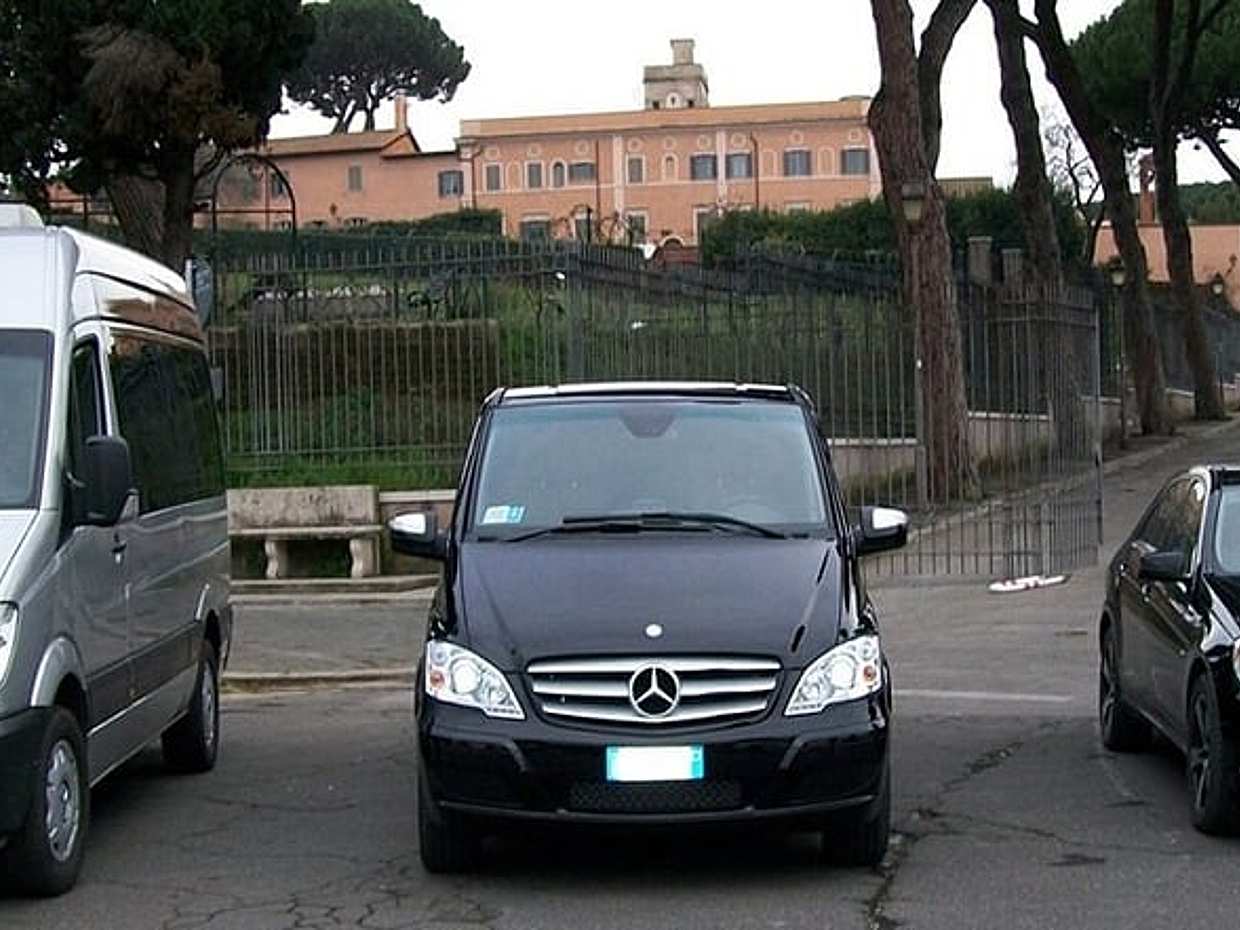 "Traslado privado desde el aeropuerto/hotel de Roma al puerto de cruceros de Civitavecchia en Italia", photo 3