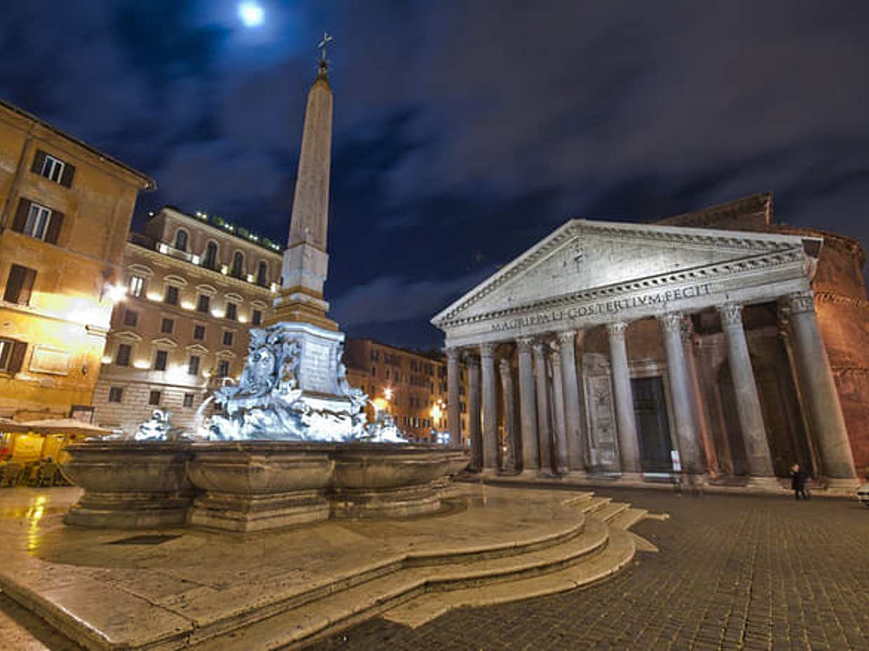 Rome Evening Walking Tour - Piazzas and Monuments in 3H in Italy, Roma