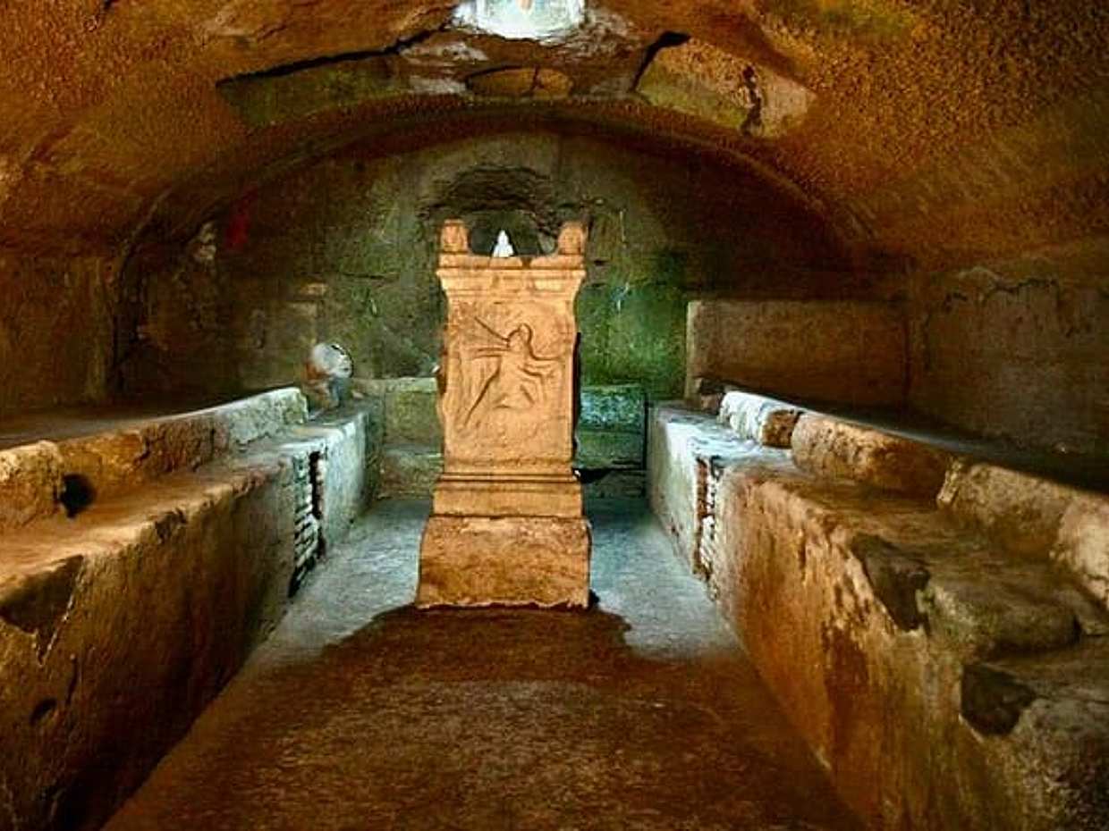 Underground Rome Private Tour: San Clemente, St. Peter in Chains & Ludus Magnus, photo 2