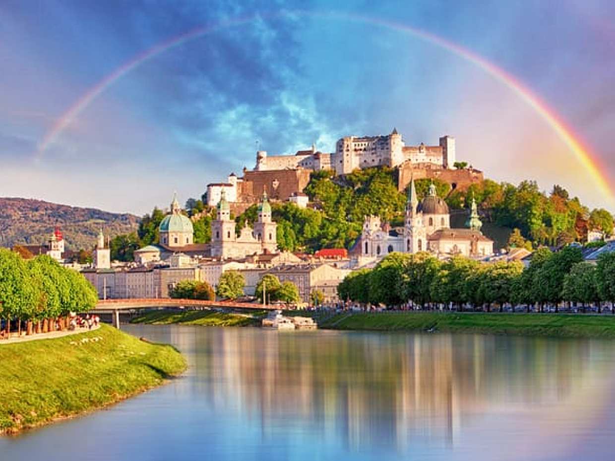 Salzburg Old Town Walking Tour, Mozart, Mirabell Gardens - Chinese in Austria
