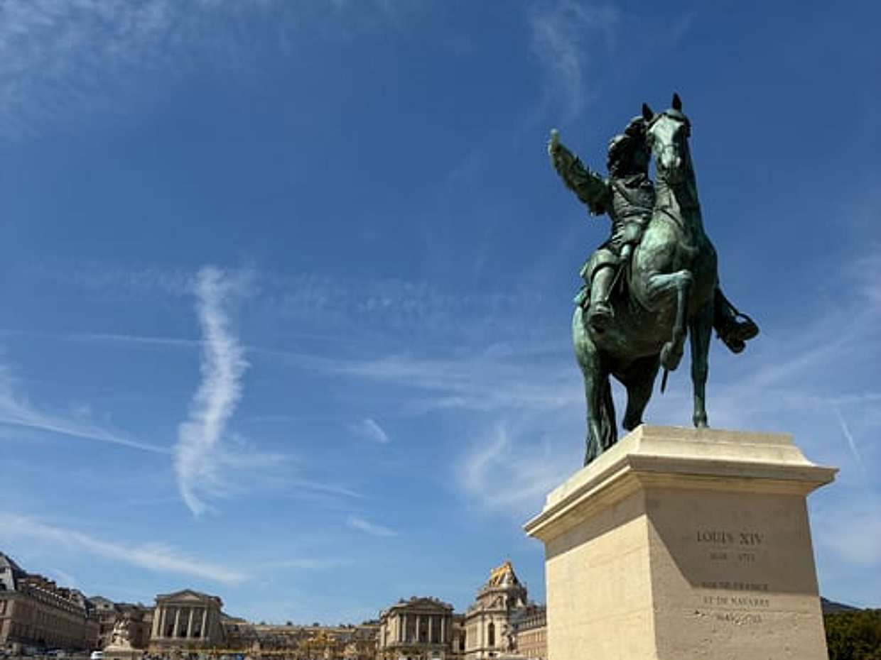 Versailles All-Inclusive geführte Tour mit Hotelabholung in einer Mercedes V-Klasse in Frankreich, photo 2