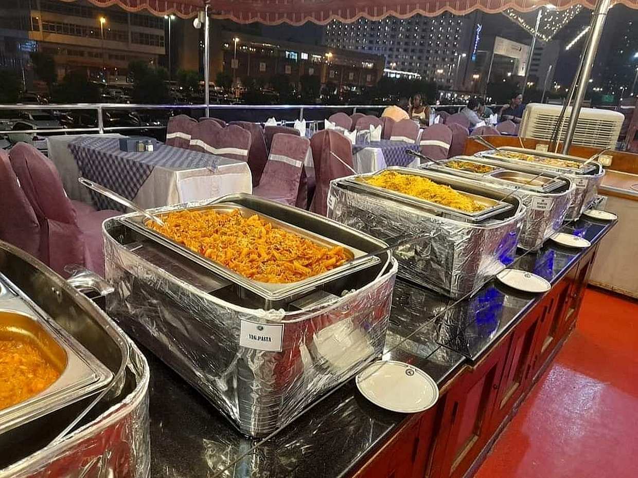 "Dubai Sea Lounge Dinner Cruise tour with Private Transfers in United Arab Emirates".
, photo 5