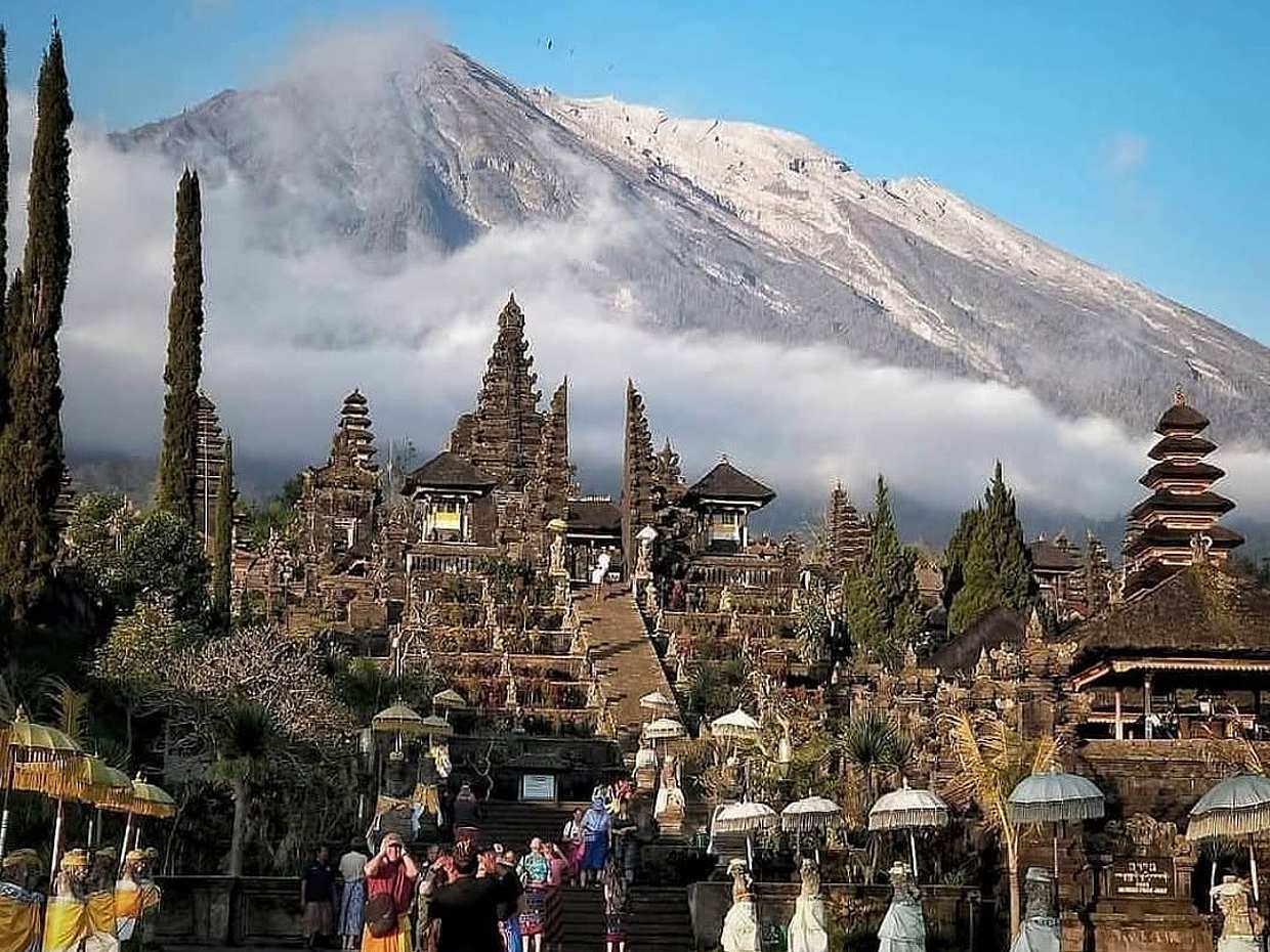 Sacred Bali Purification: Spiritual Journey with Mangku Jati in Indonesia, photo 2