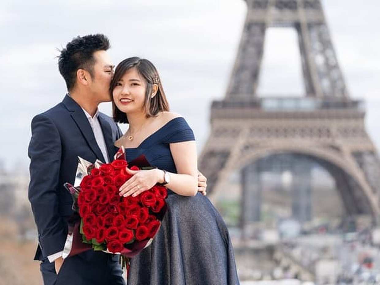 Romantic VIP Photoshoot in Paris with Champagne & Private Transfers, photo 4