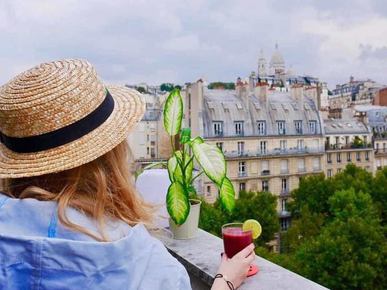 Private Giverny and Montmartre Tour with Pickup