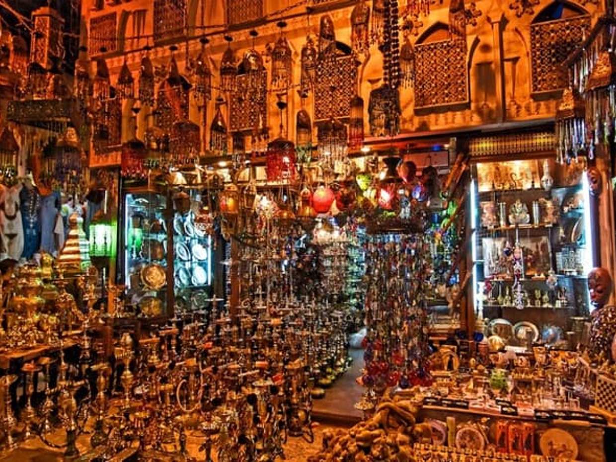 Day Tour To Pyramids of Giza, Sphinx, and Mummies Museum, Bazaar, photo 3
