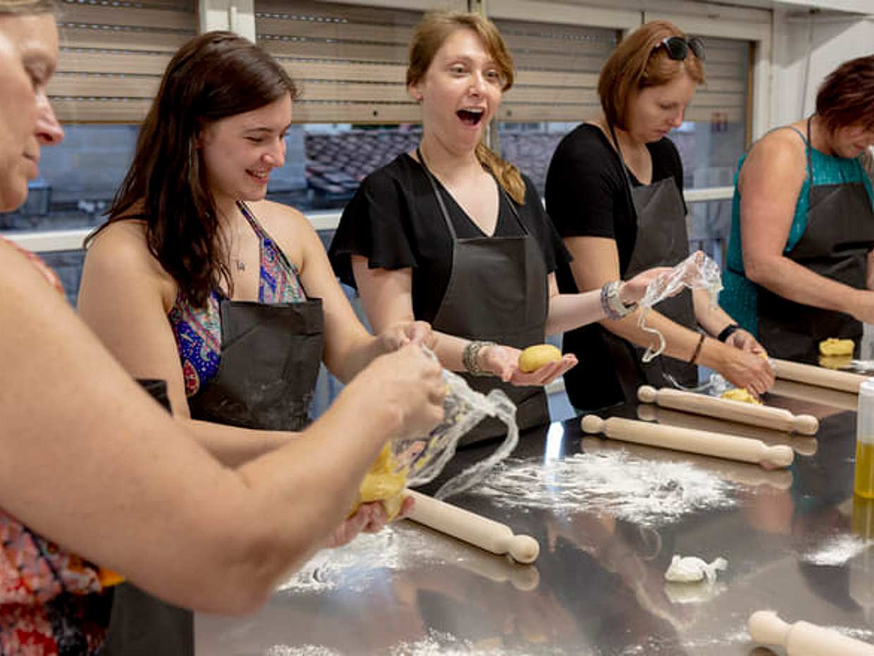 Pasta and Tiramisù Cooking Class in Italy, Florence, photo 4
