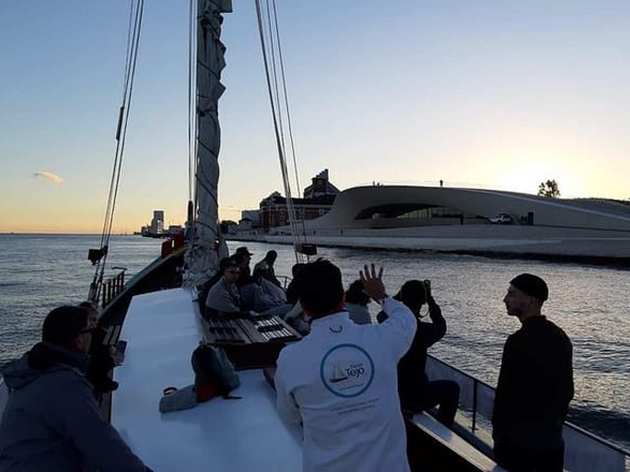 "Lisabon Tradiční Lodě – Plavba při Západu Slunce s Bílým Vínem v Portugalsku", photo 5