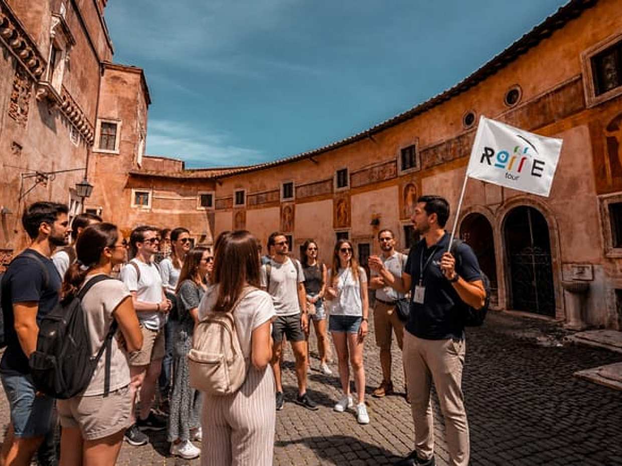 Small group : Pope's Castle Sant Angelo in Italy, Rome
