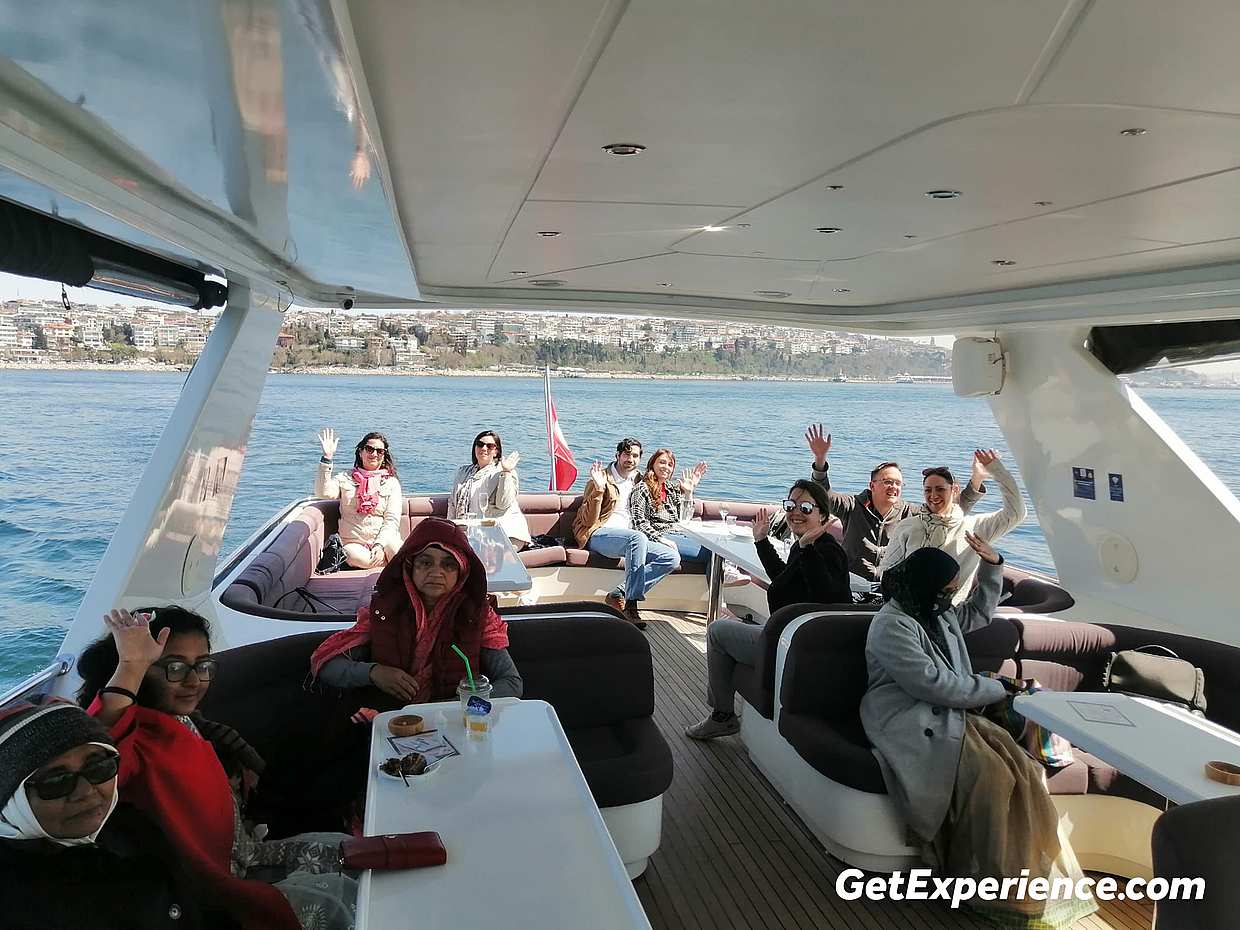 Afternoon Bosphorus Yacht Cruise with a Stopover on the Asian Side in Turkey, Istanbul, photo 4