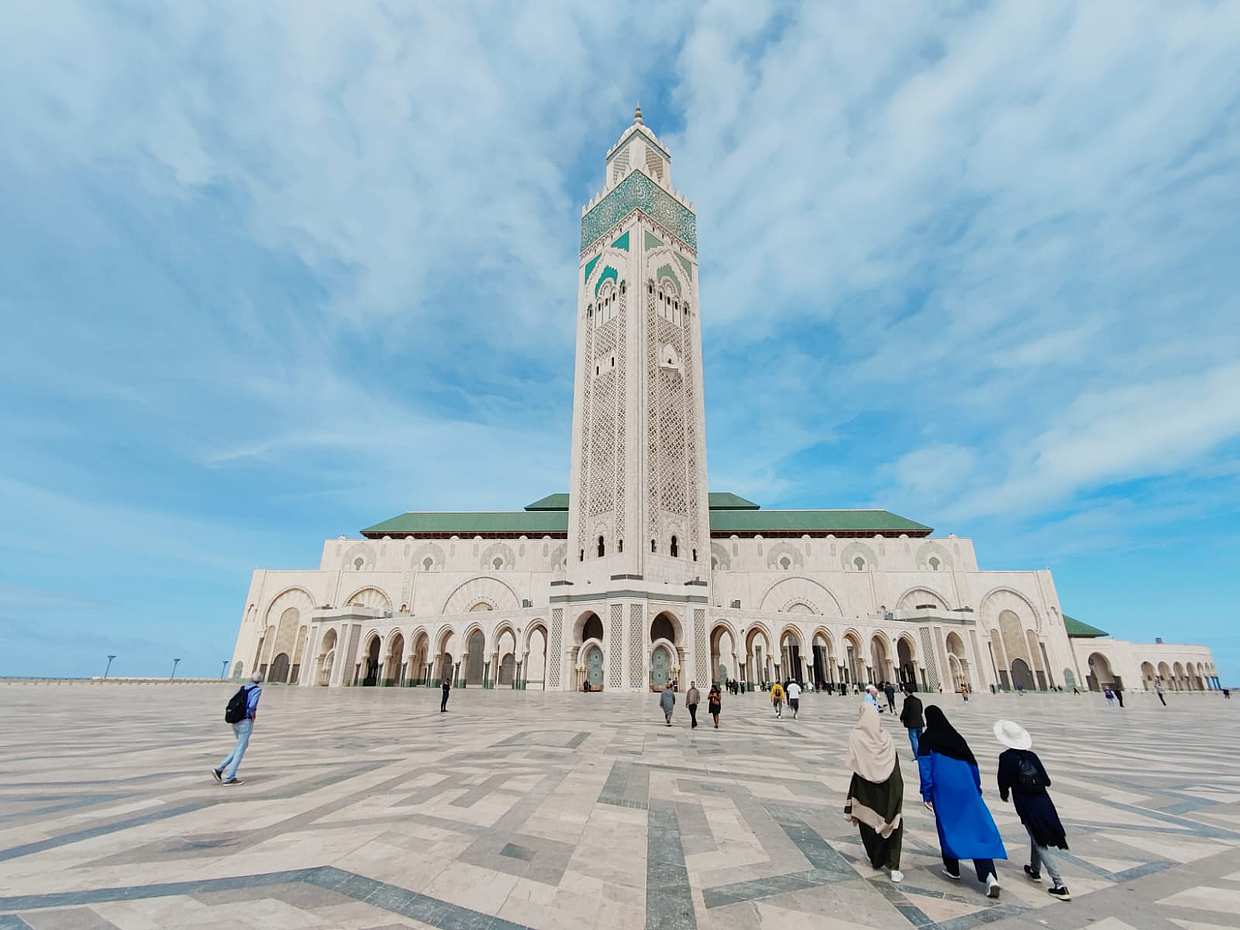 Descubre Casablanca: Mezquita y Recorrido por la Ciudad en Marruecos