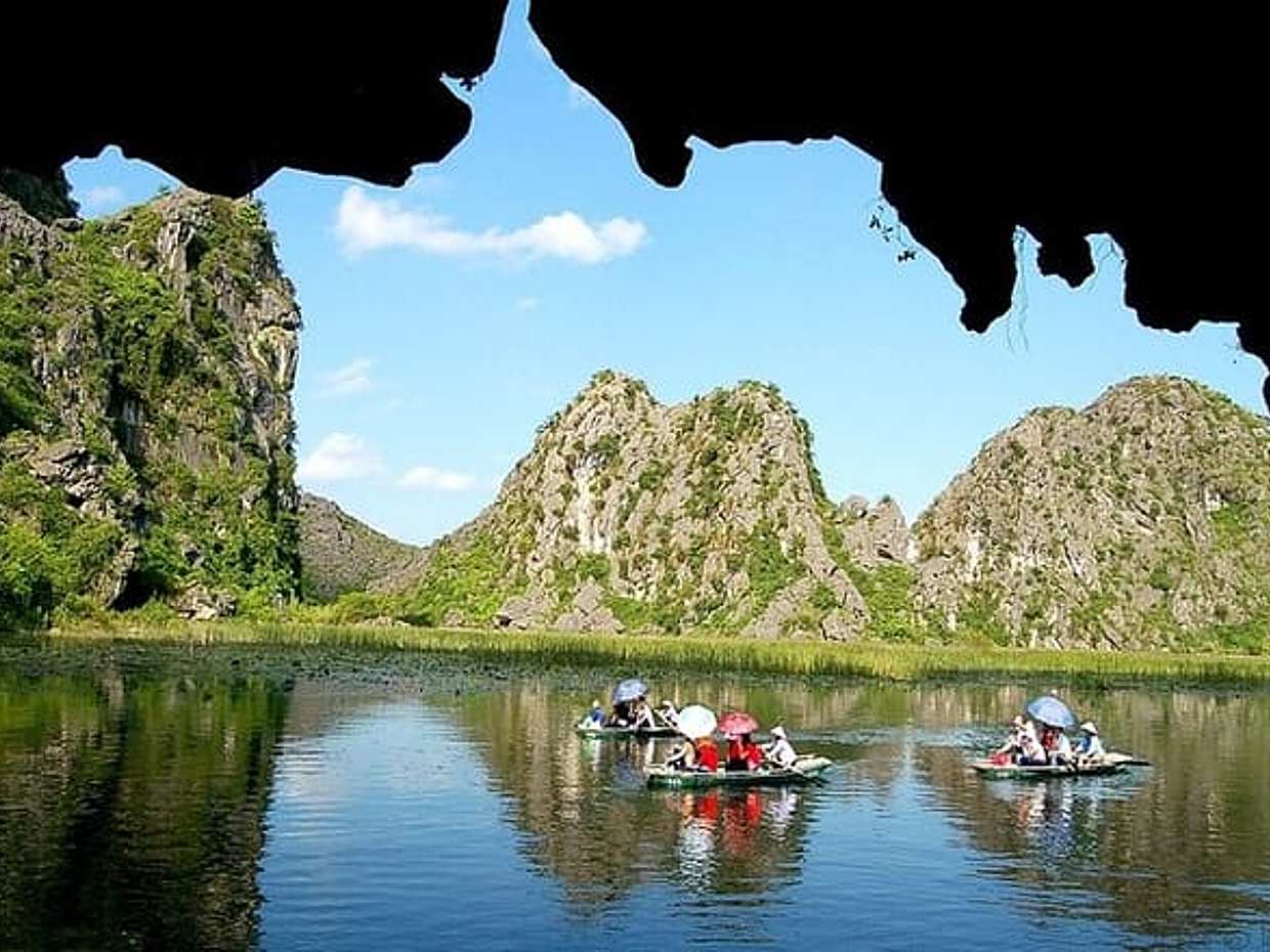 Small-Group Hoa Lu - Tam Coc Day Tour from Hanoi
