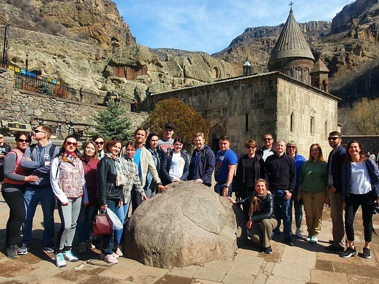 Գառնիի տաճար, Գեղարդի վանք, լավաշի թխման վարպետության դաս, Սևանա լիճ, Սևանավանք վանք Հայաստանում, Երևան։, photo 3