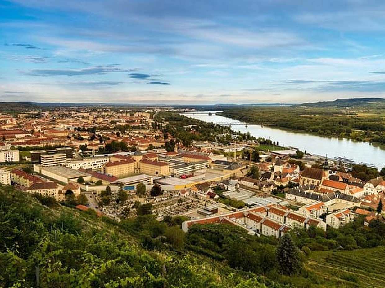 Discover Krems Old Town: Medieval Sights, Heritage & Wine Culture