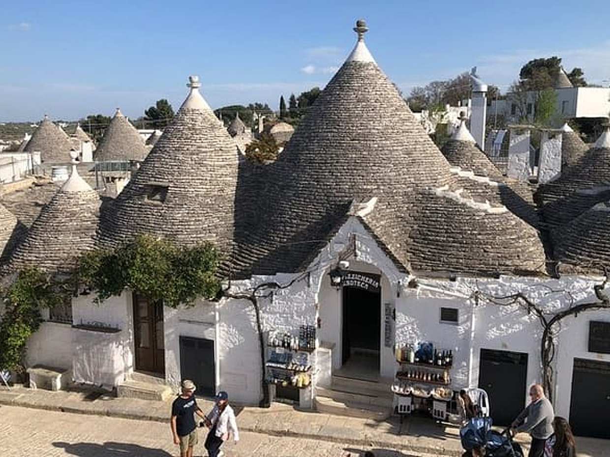 Private Bari and South Puglia Top Towns VIP Tour with Lunch