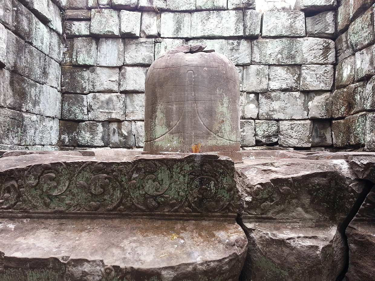 Private One Day Trip-Pyramid Temple Koh Ker and Beng Mealea in Cambodia, Krong Siem Reap, photo 2
