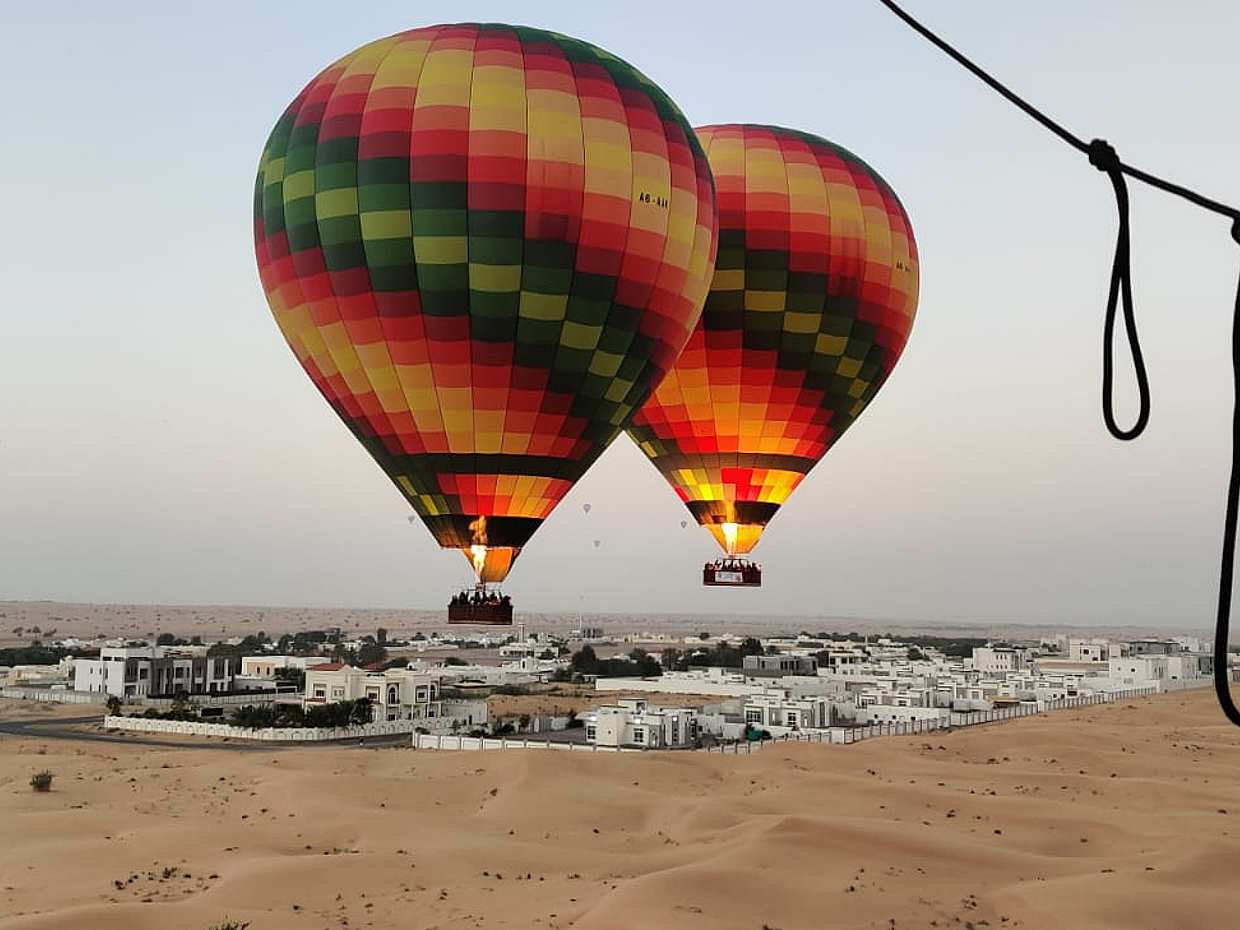 Hot Air Balloon Tour and Falconry in the Desert in Dubai, United Arab Emirates