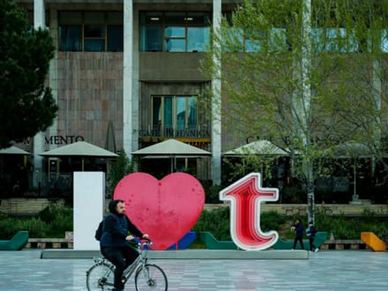 Tirana: exclusive walking tour of the Capital -Small Group in Albania, photo 2