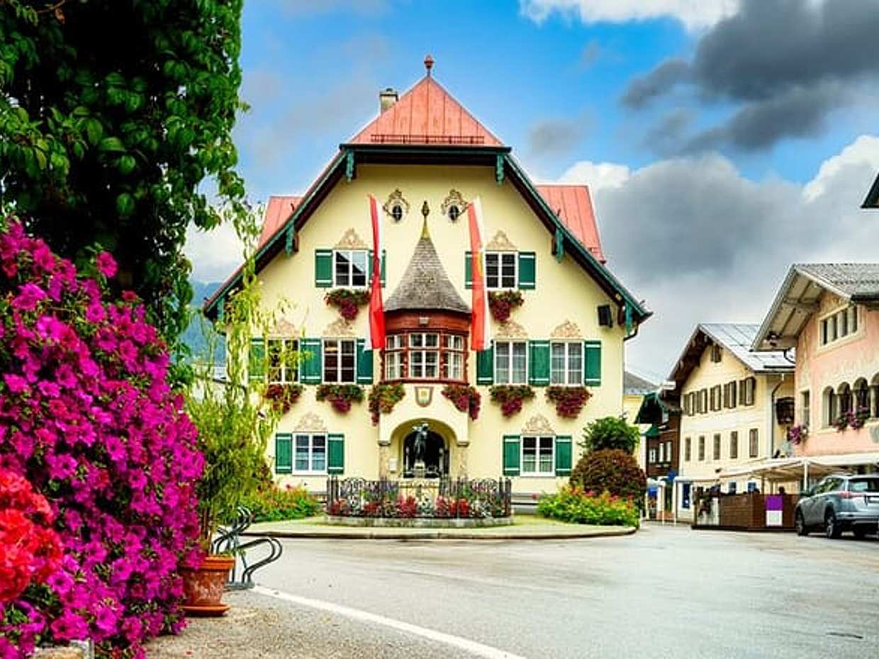 Private tour Salzburg - Mondsee - St. Gilgen with local driver in Austria, photo 3