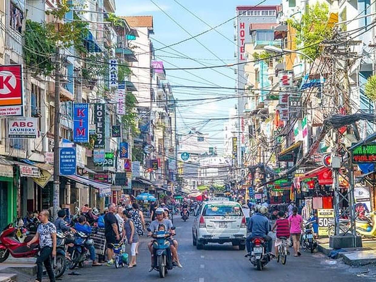 Small group Saigon Inside Out by Motorbike for 3 Hours, photo 2