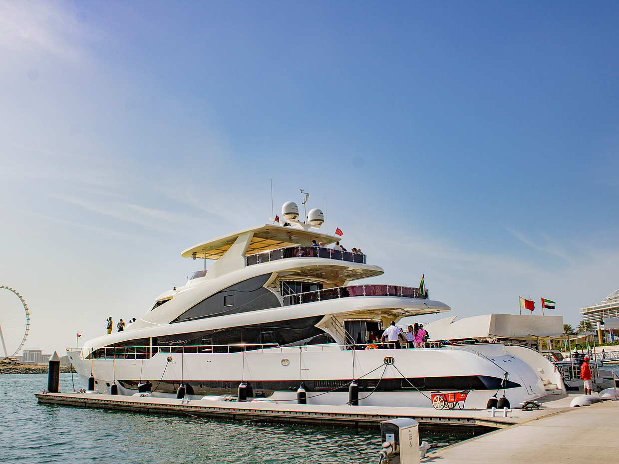 Dubai Harbour Superyacht Experience com Live Station nos Emirados Árabes Unidos
