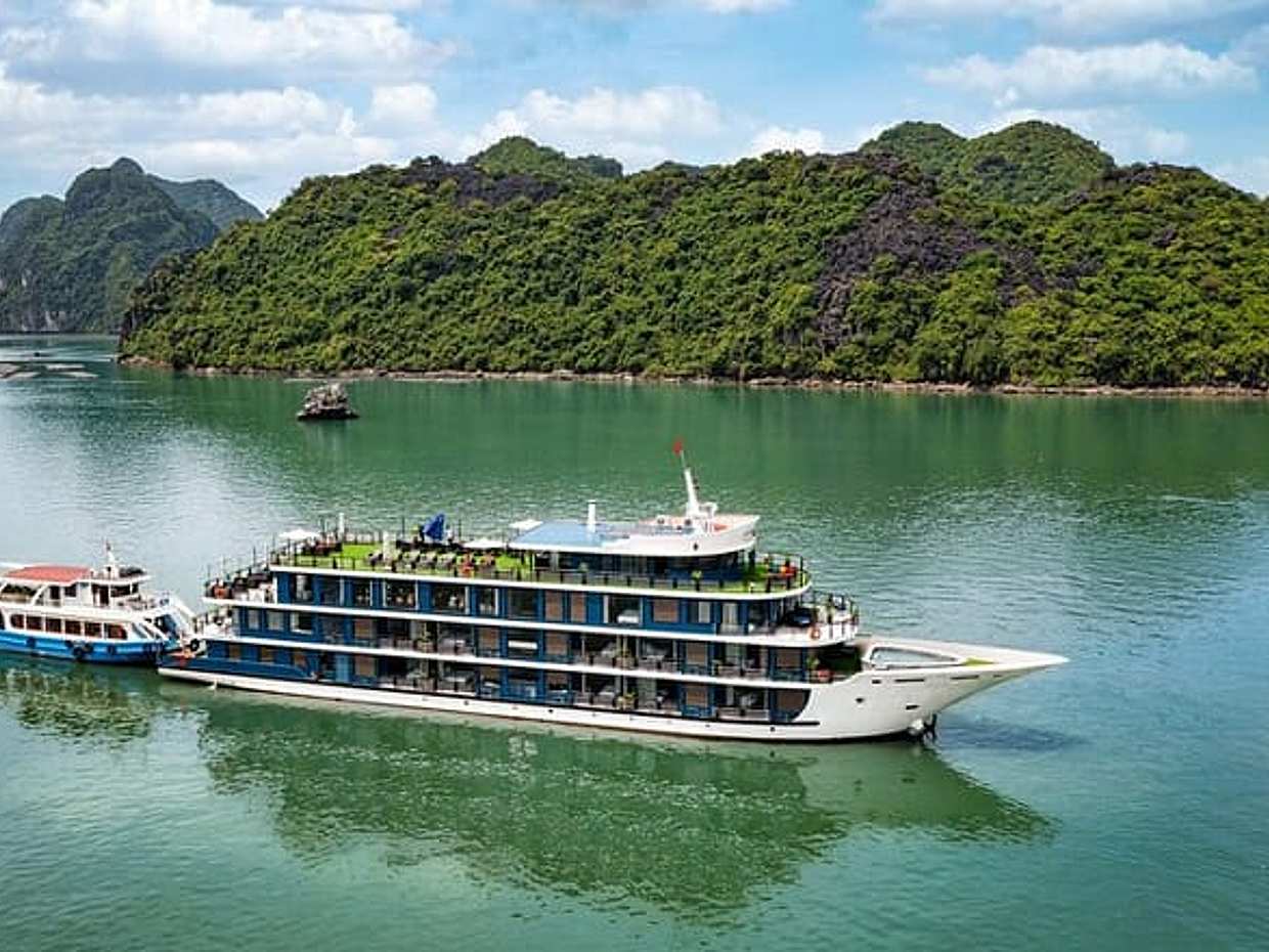 Doris Cruise - Luxury 2 Days Cruise in Halong Bay & Lan Ha Bay, photo 2